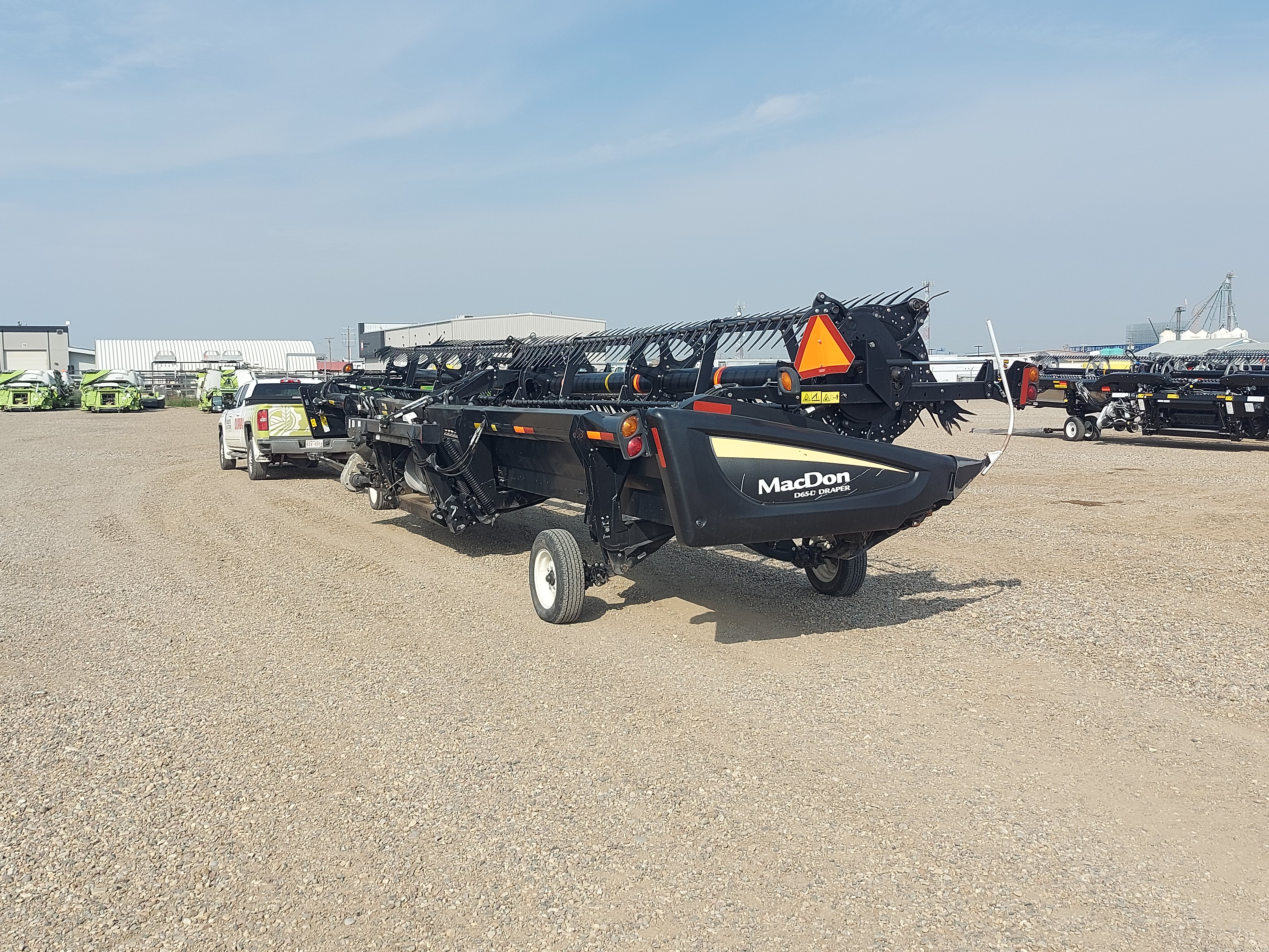 2014 MacDon D65-40 Header Combine