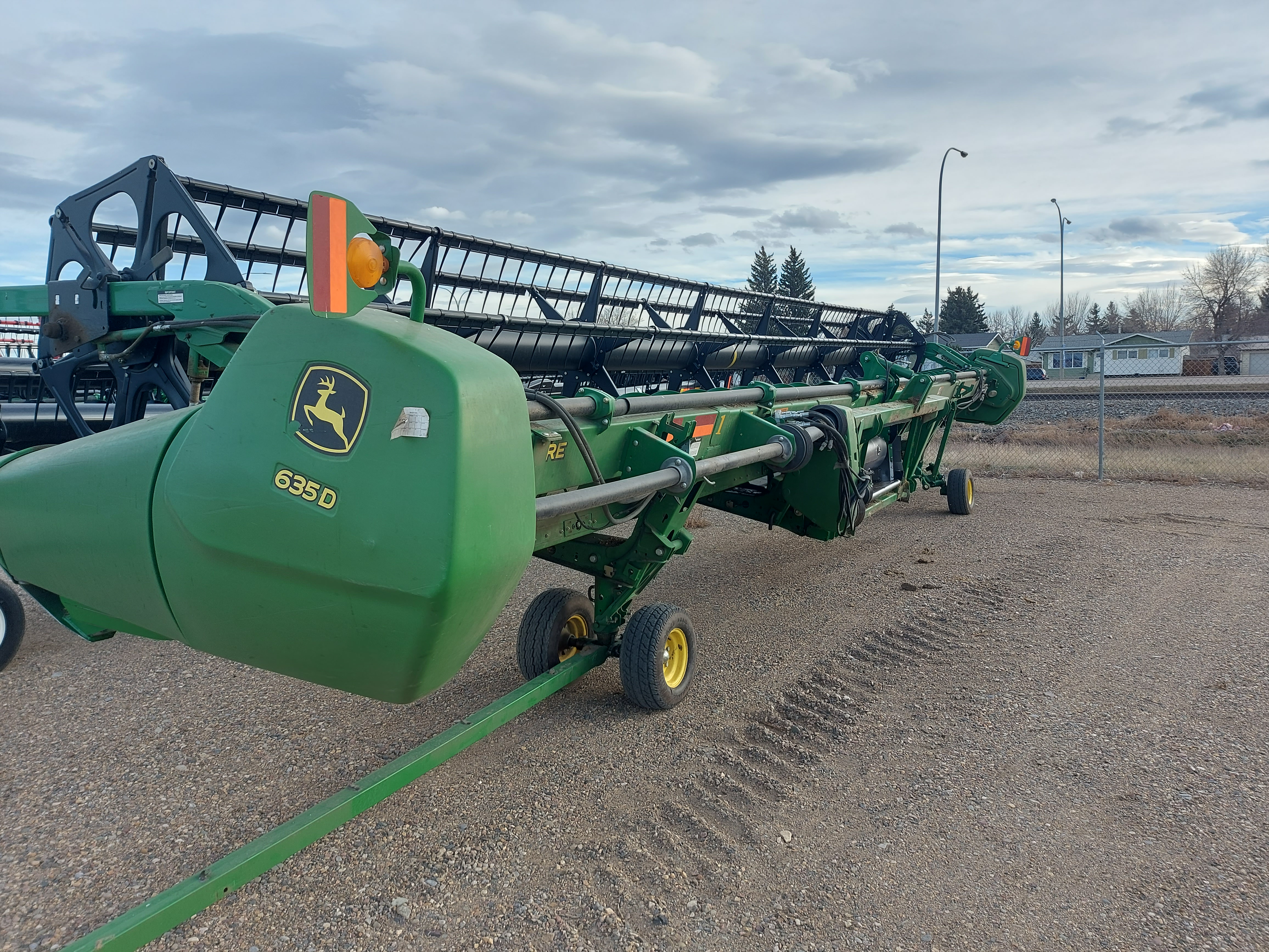 2013 John Deere 635D Header Combine