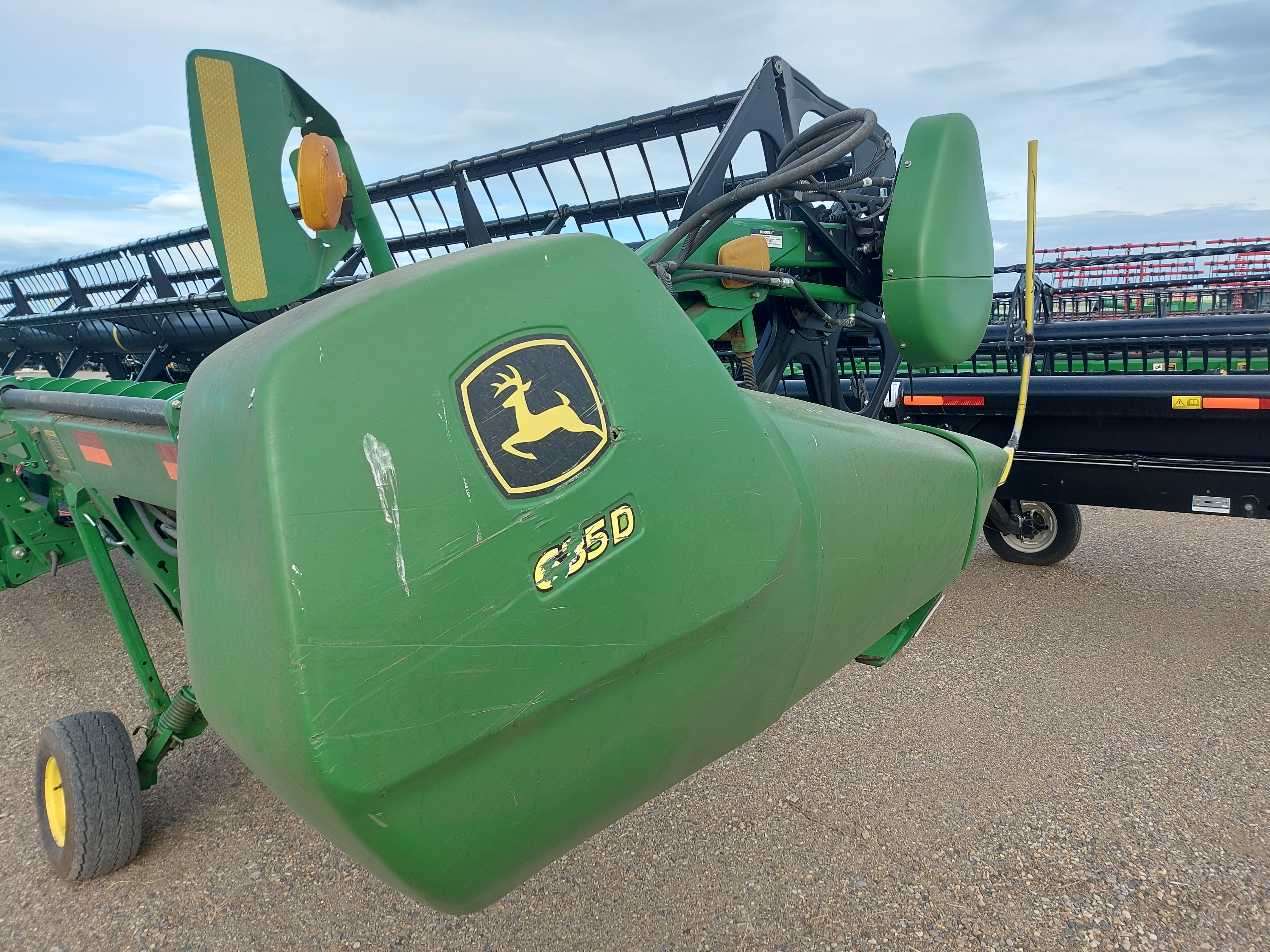 2013 John Deere 635D Header Combine