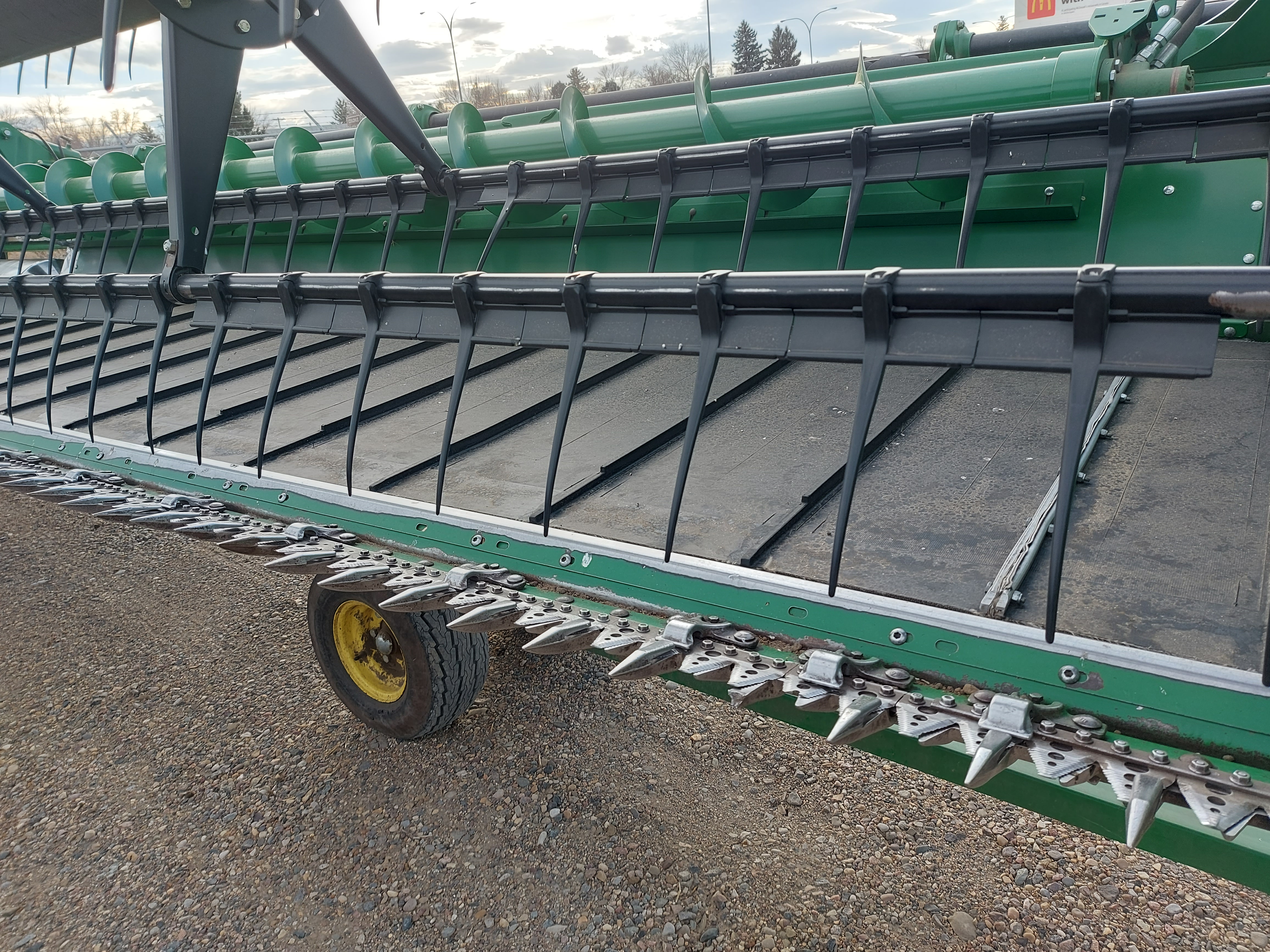 2013 John Deere 635D Header Combine