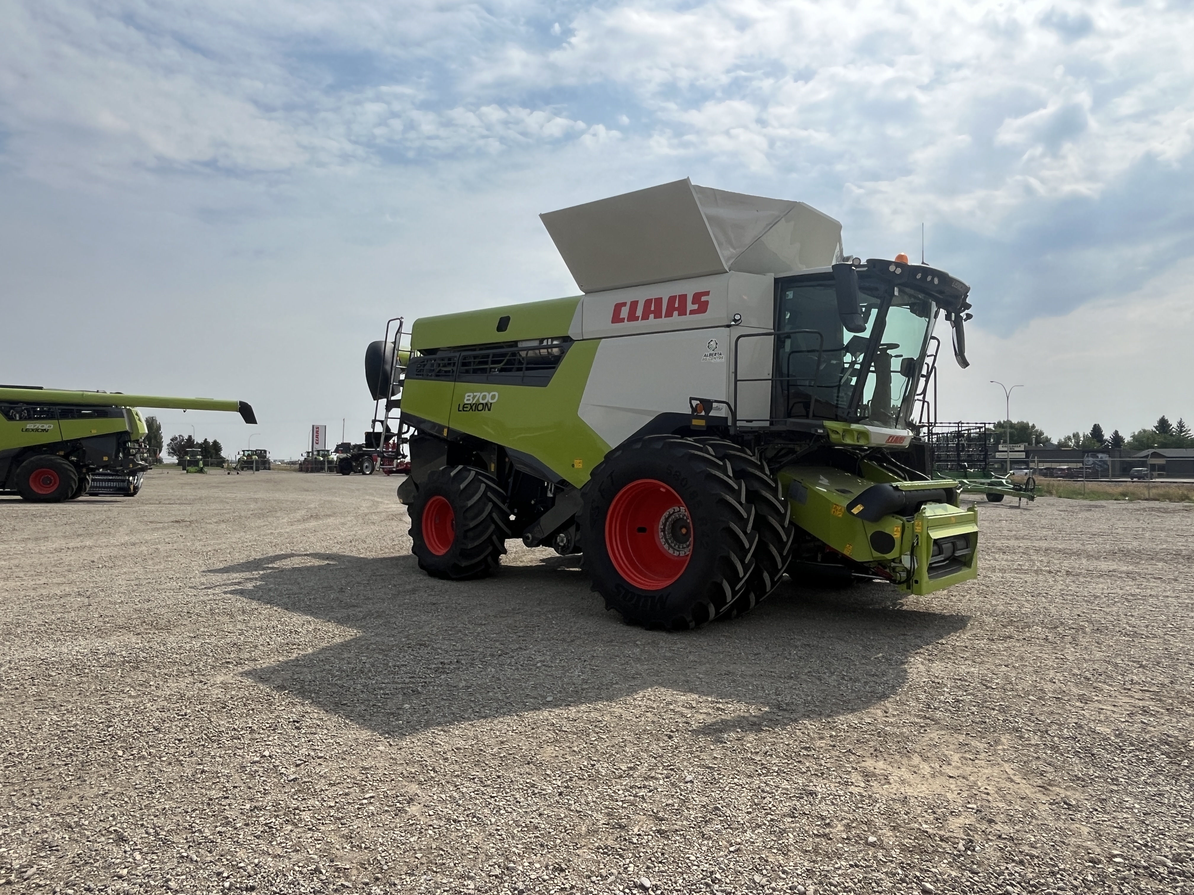 2023 CLAAS 8700 Combine