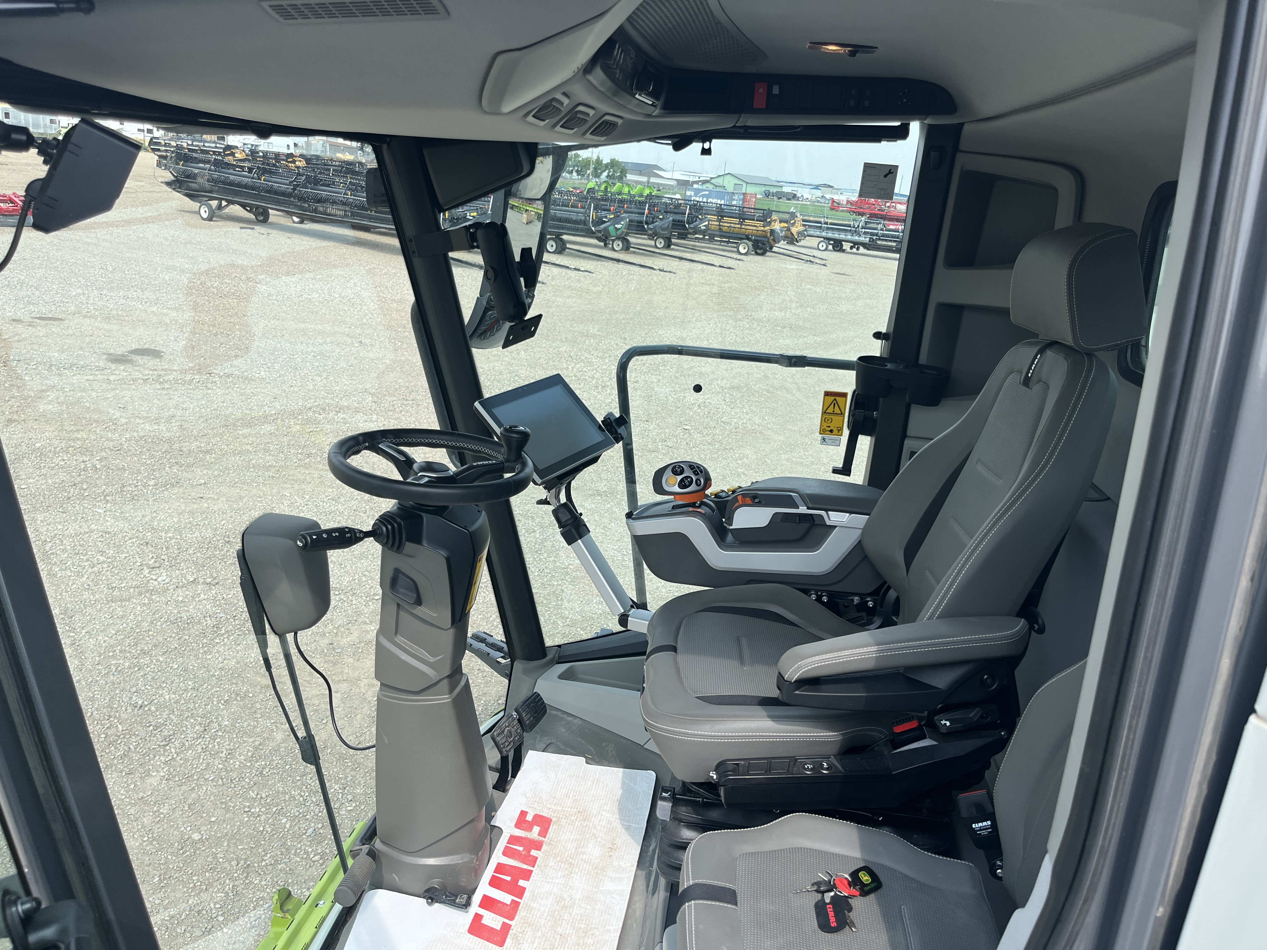 2023 CLAAS 8700 Combine