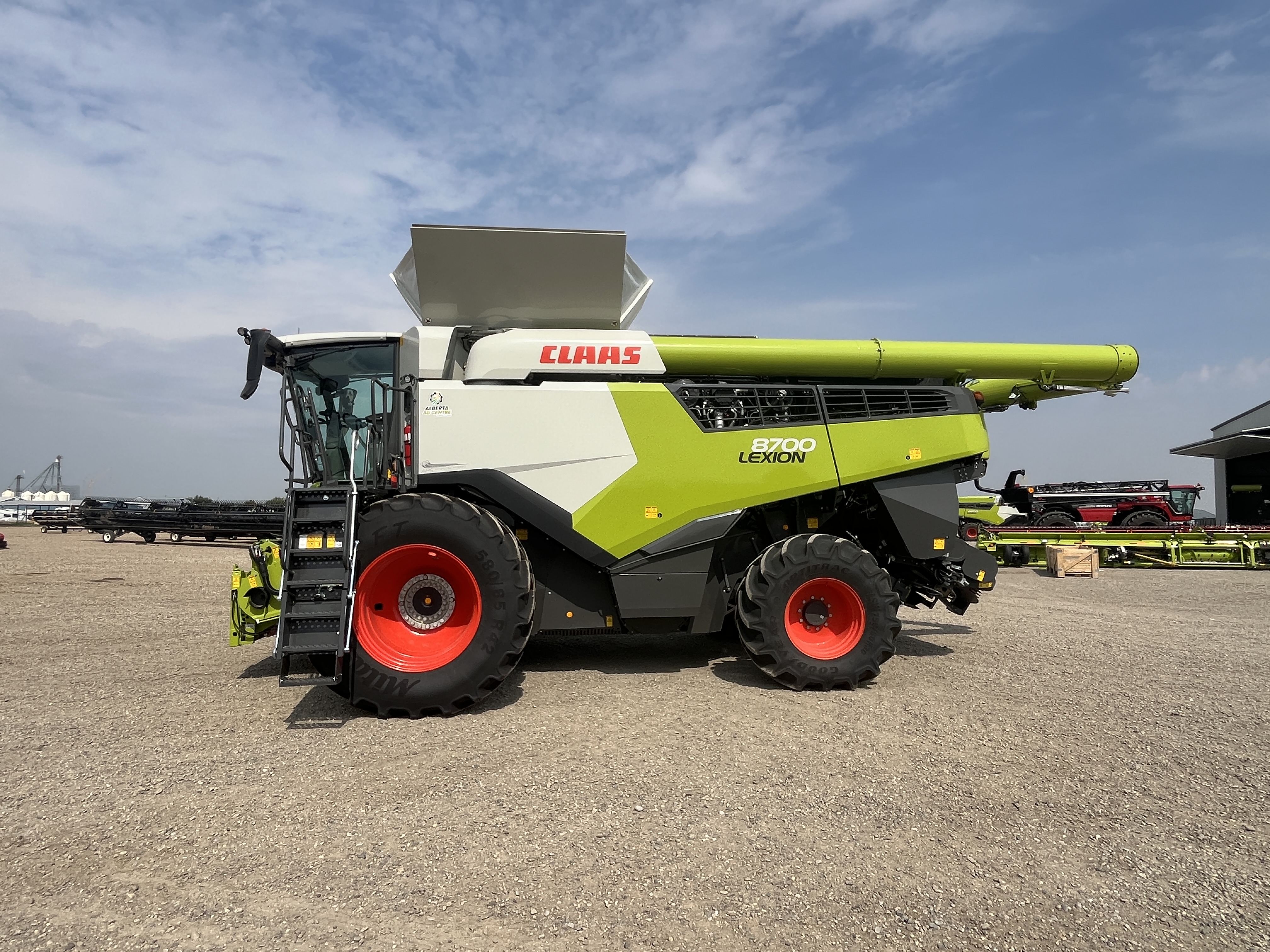 2023 CLAAS 8700 Combine