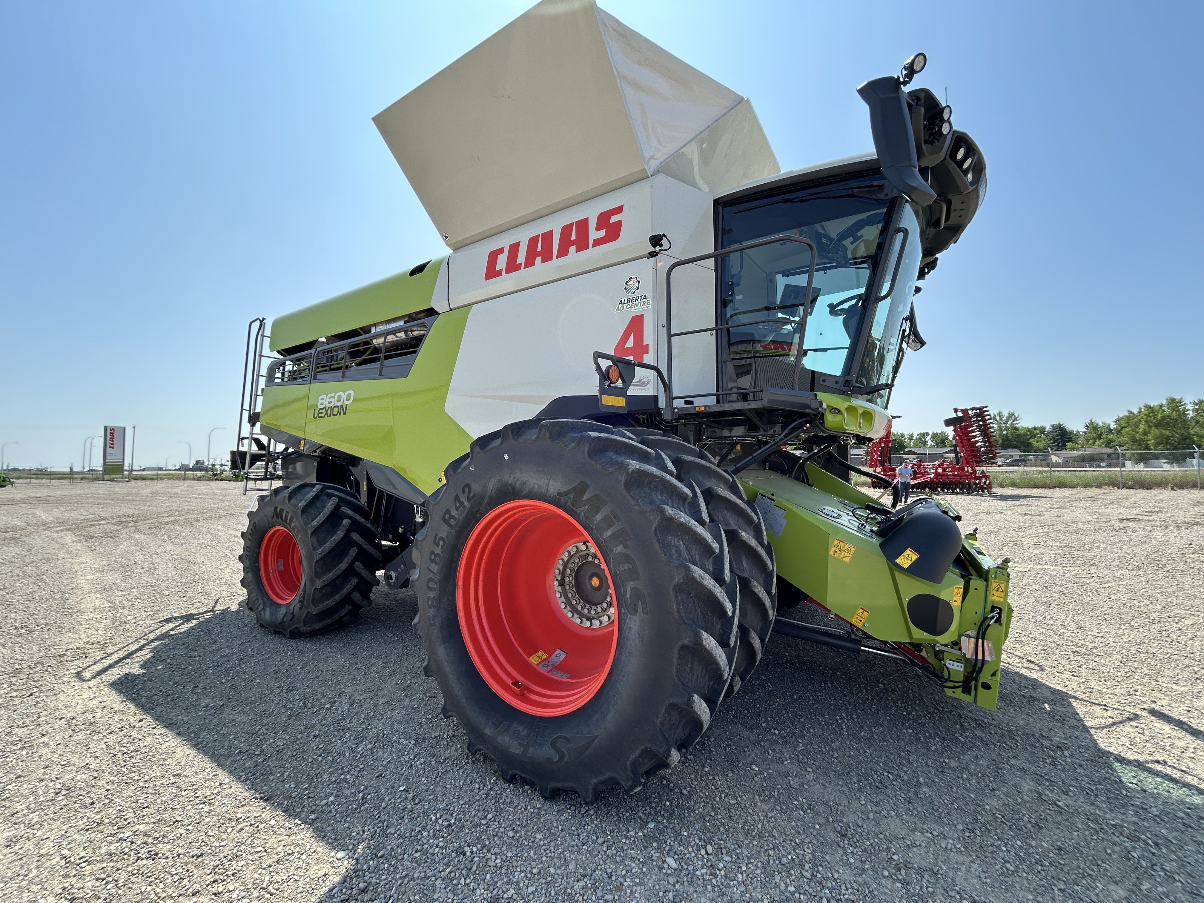 2023 CLAAS 8600 Combine