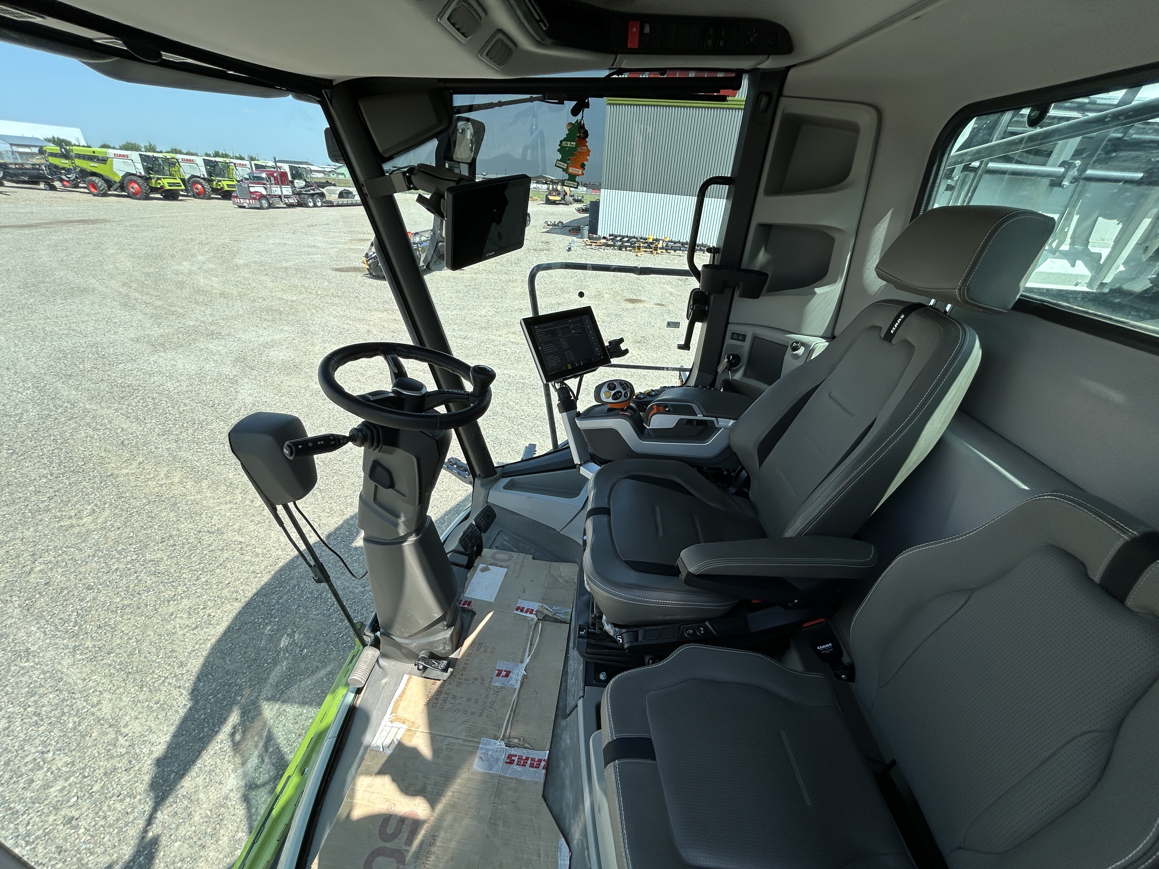 2023 CLAAS 8600 Combine