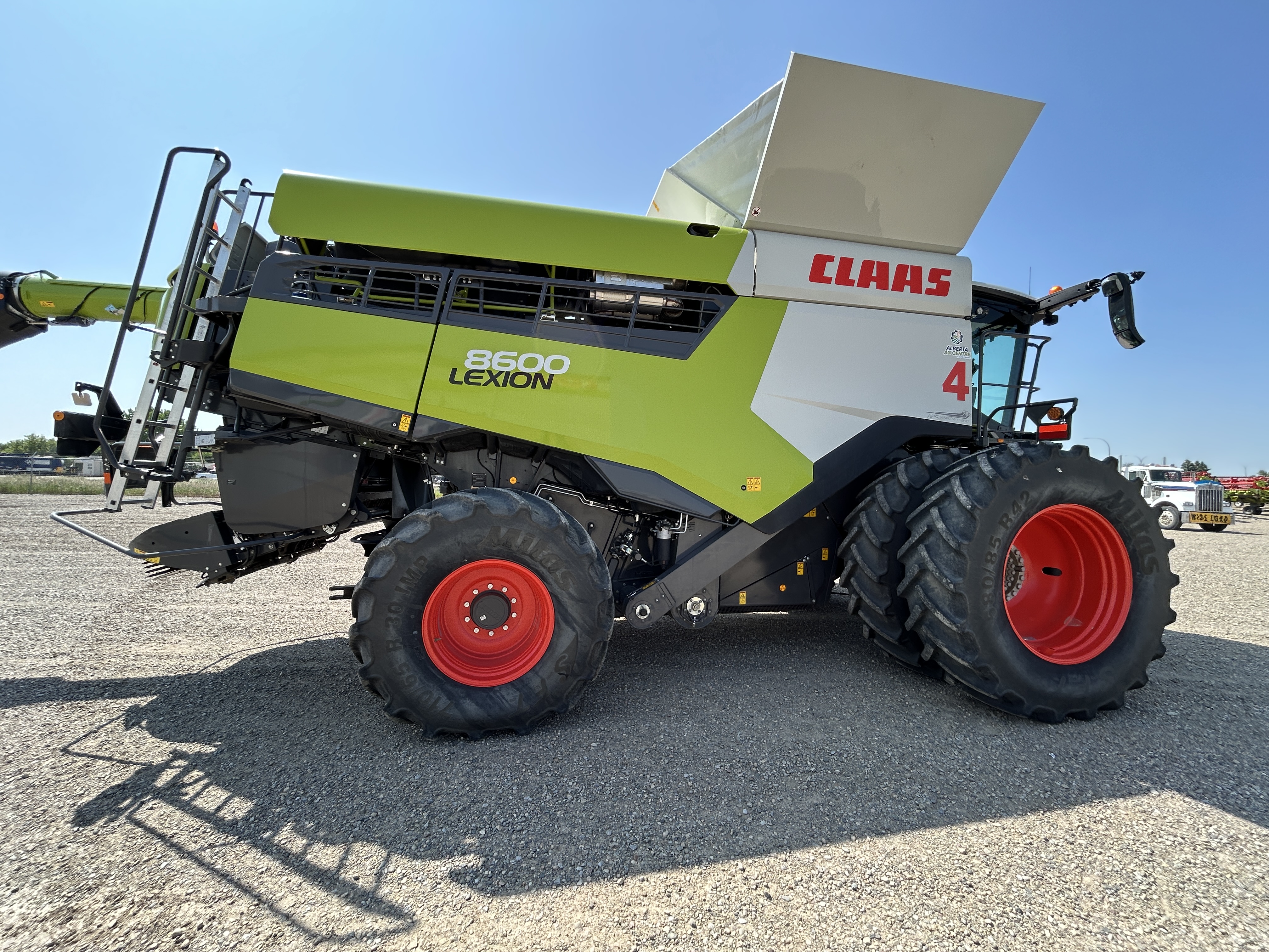 2023 CLAAS 8600 Combine