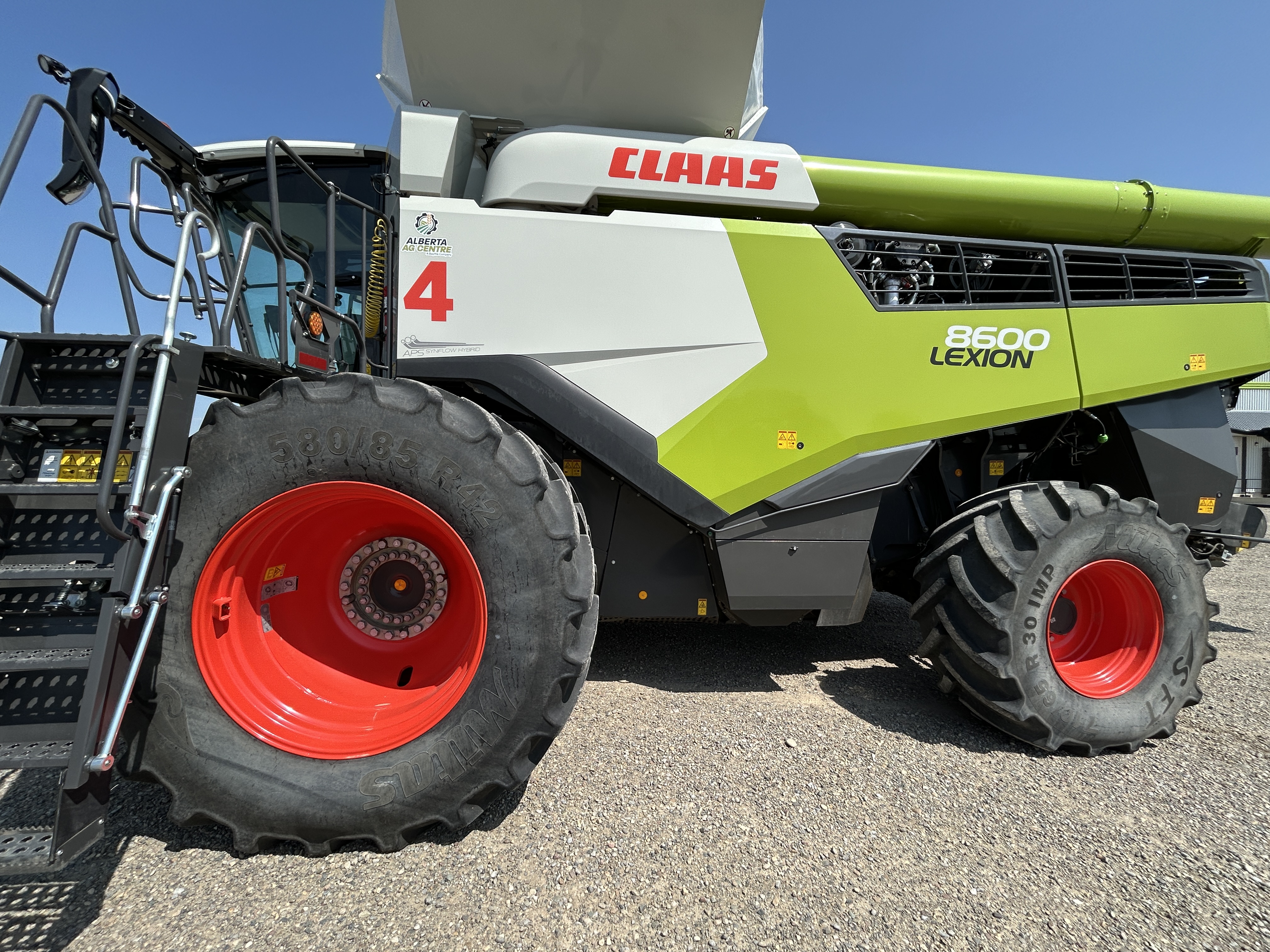 2023 CLAAS 8600 Combine