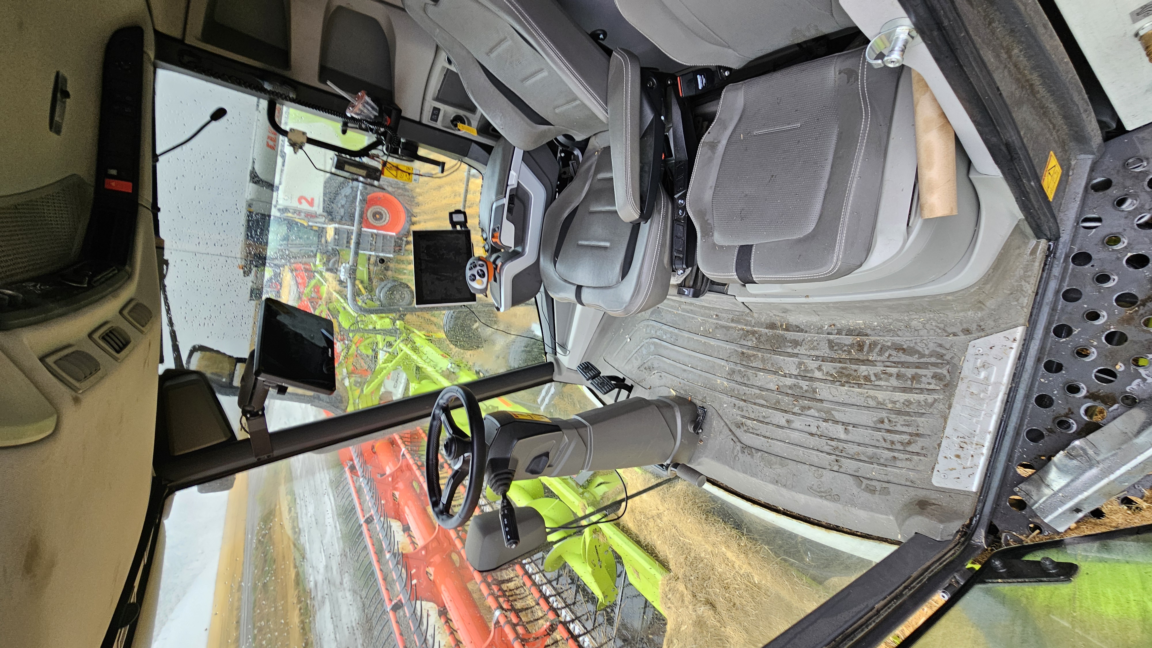 2023 CLAAS 8600 Combine