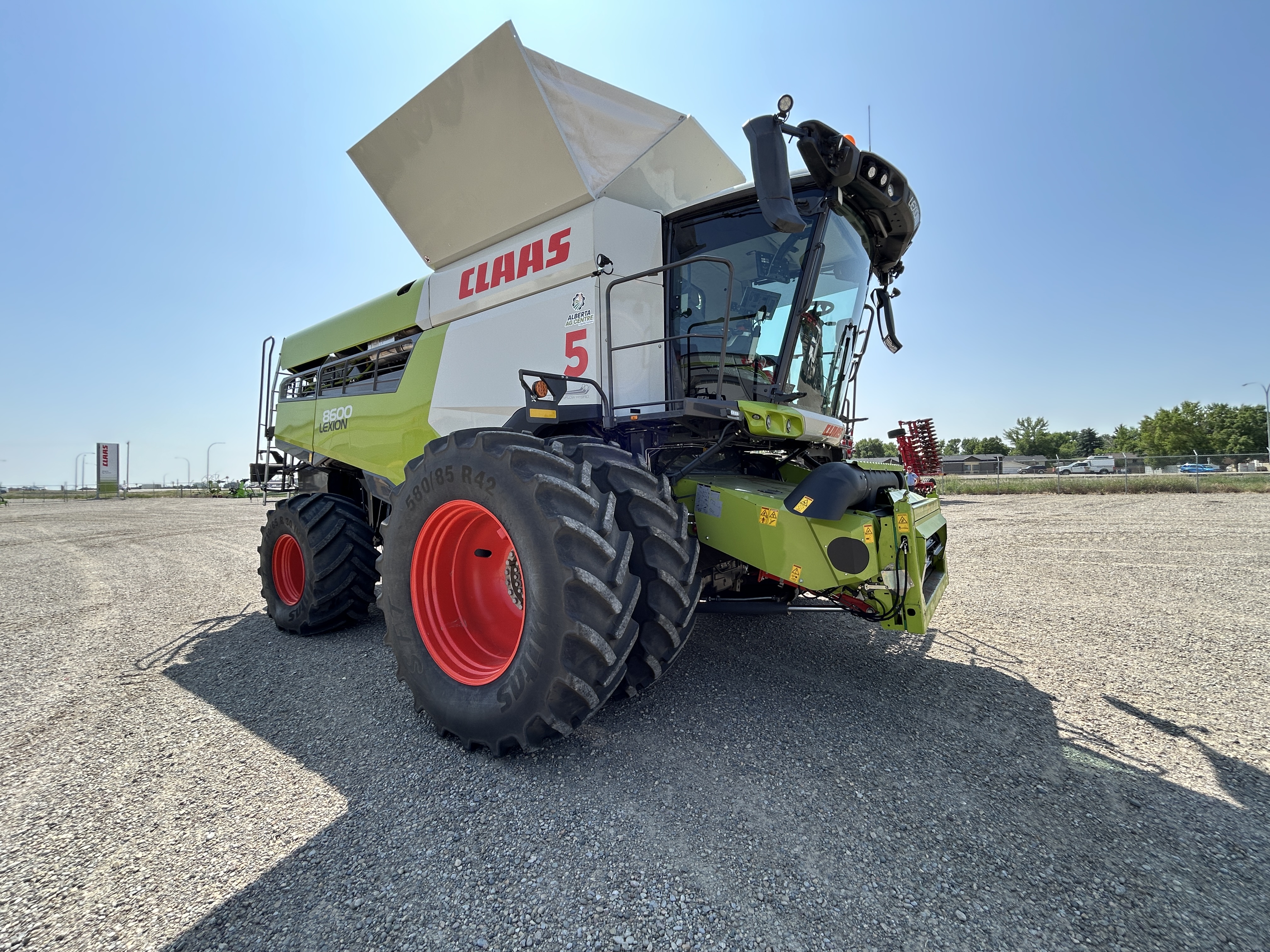 2023 CLAAS 8600 Combine