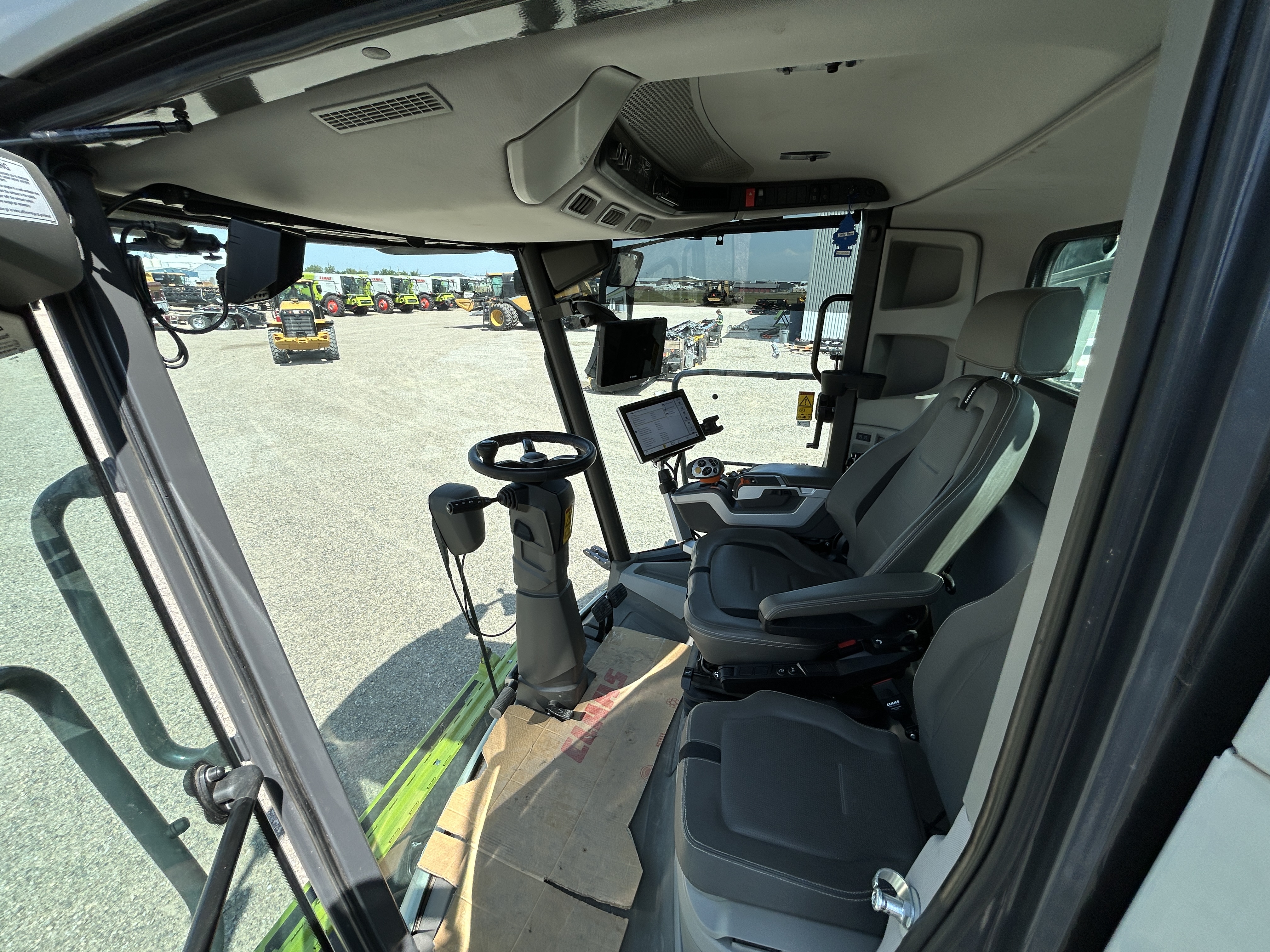 2023 CLAAS 8600 Combine