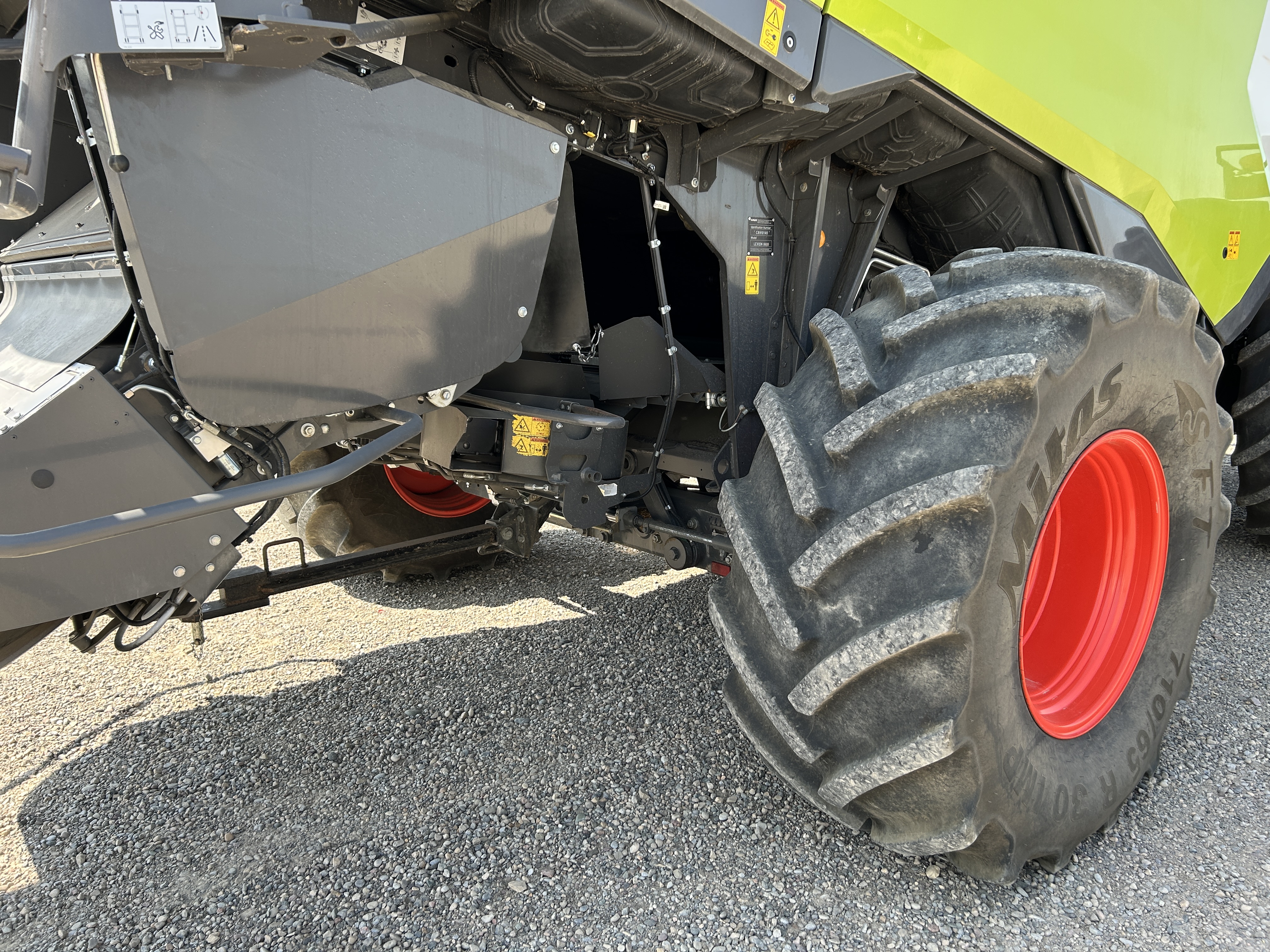 2023 CLAAS 8600 Combine