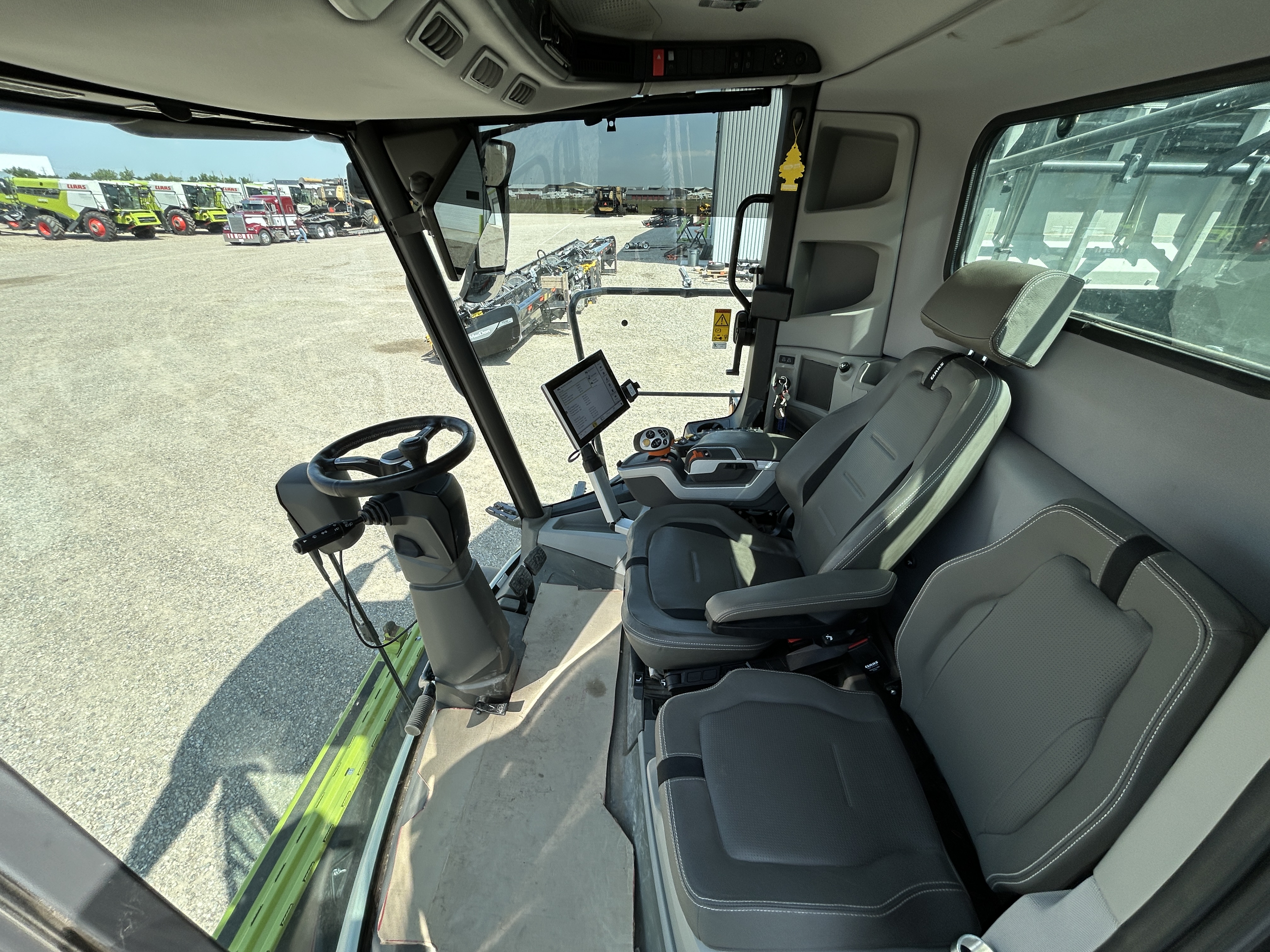 2023 CLAAS 8600 Combine