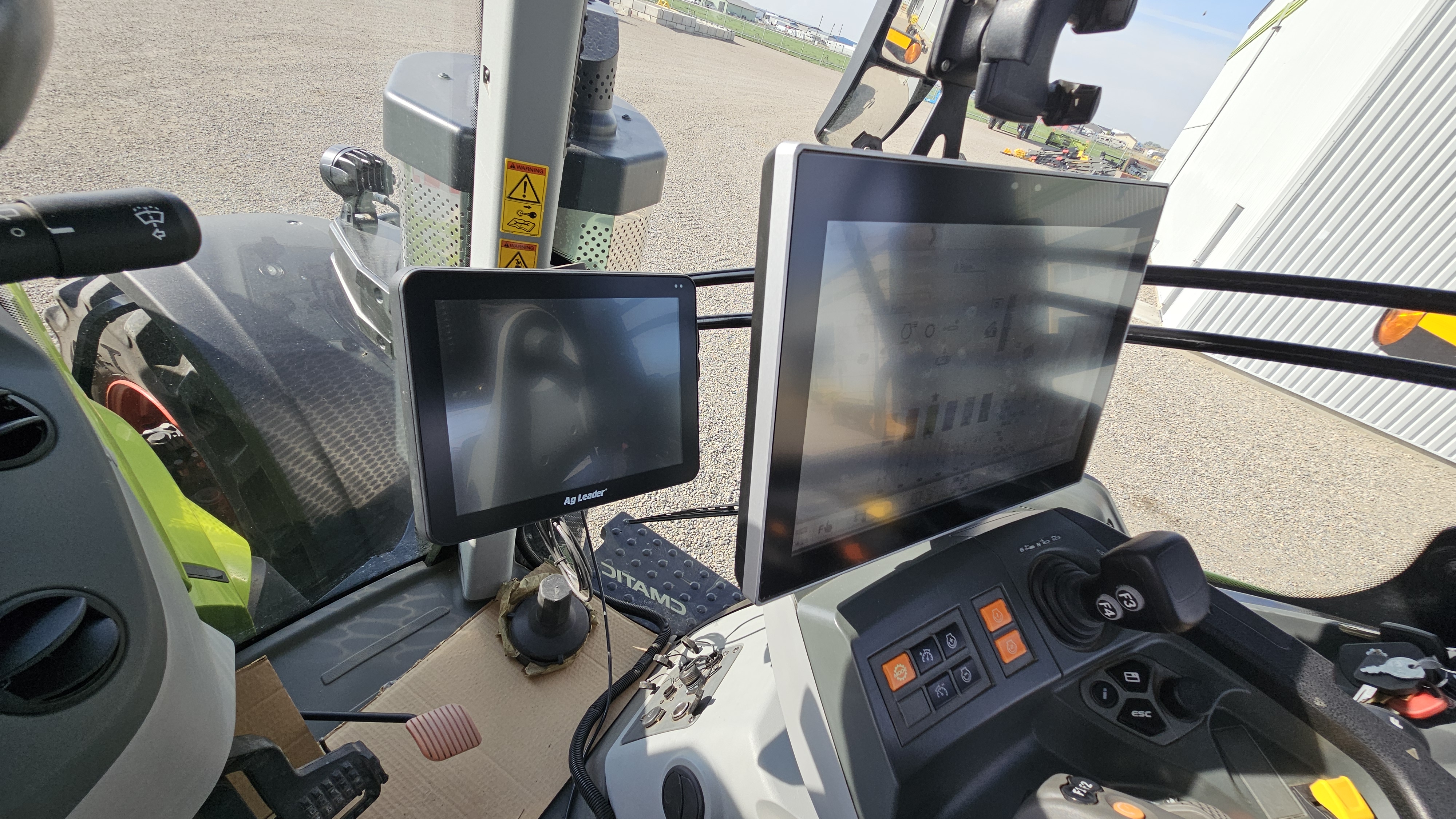 2021 CLAAS AXION 960TT Tractor
