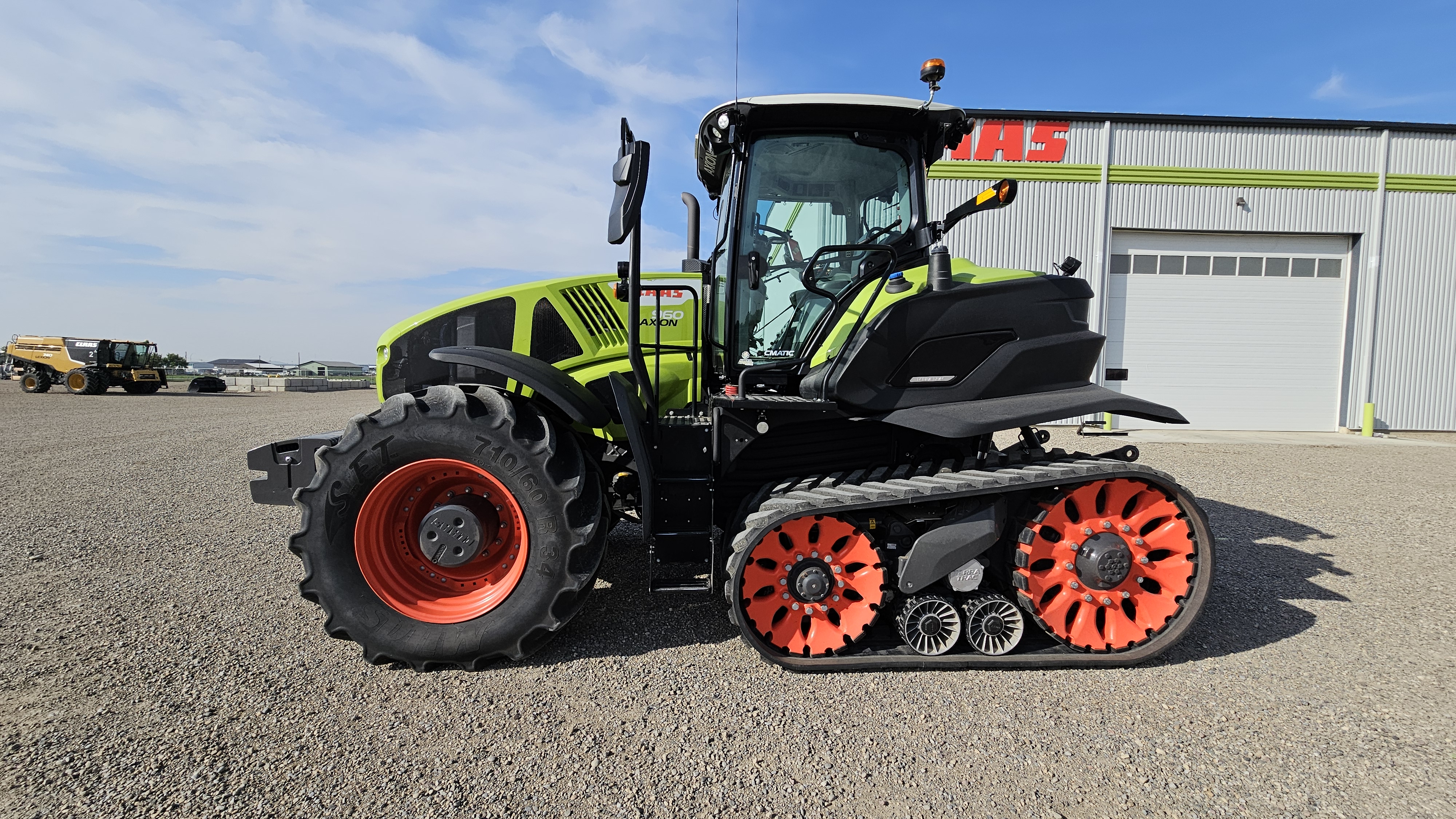 2021 CLAAS AXION 960TT Tractor