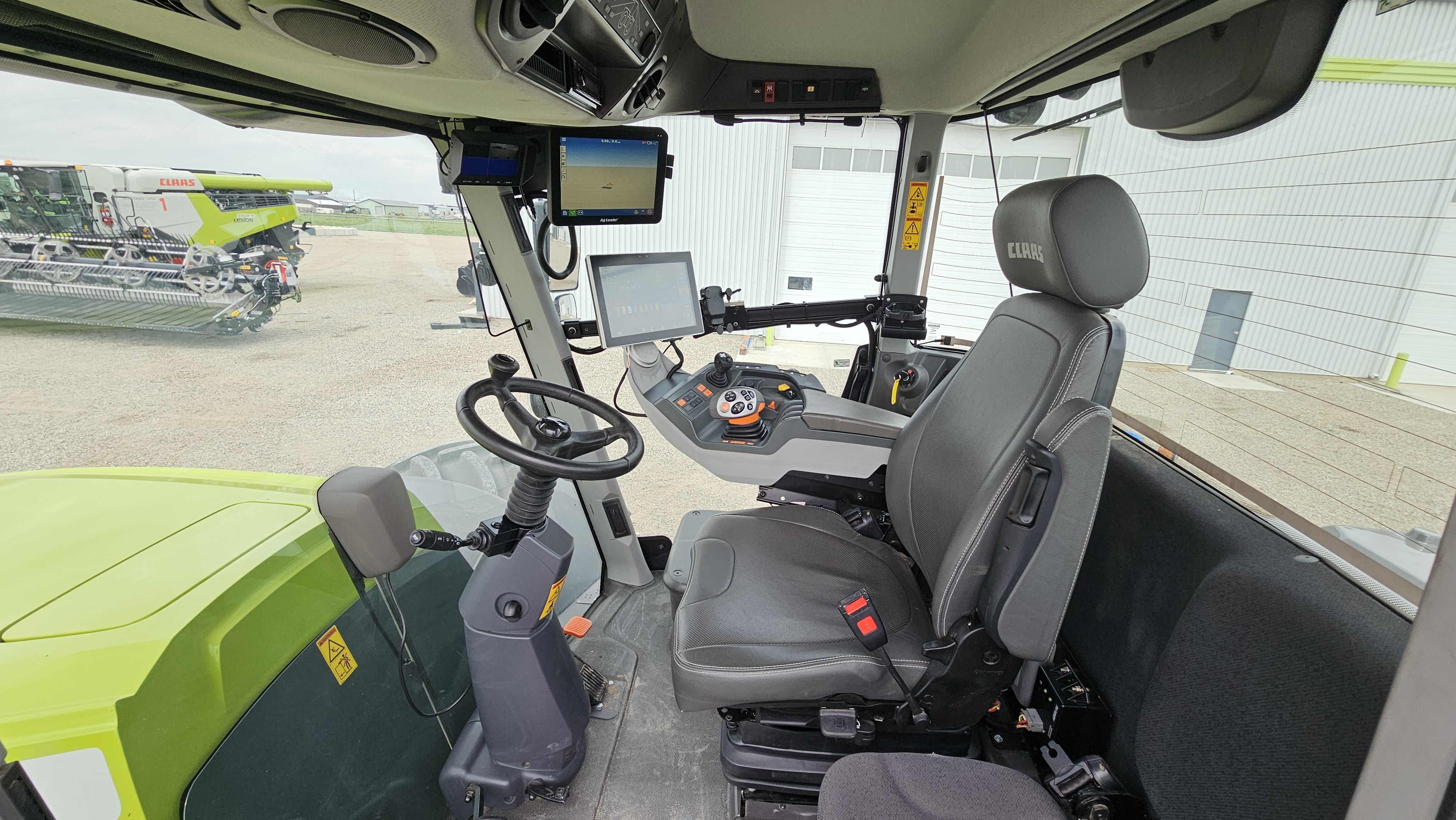 2024 CLAAS 5000 Tractor