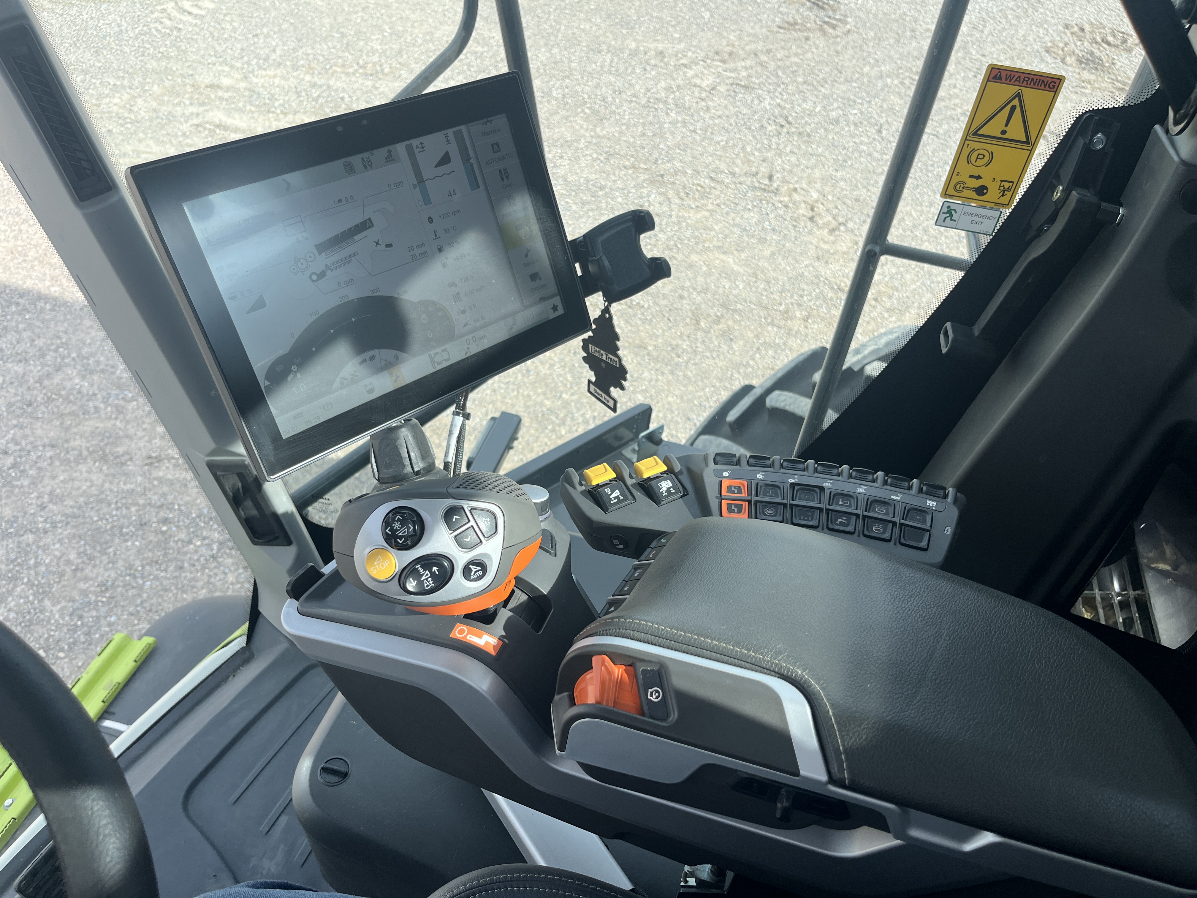 2021 CLAAS LEXION 8600 Combine