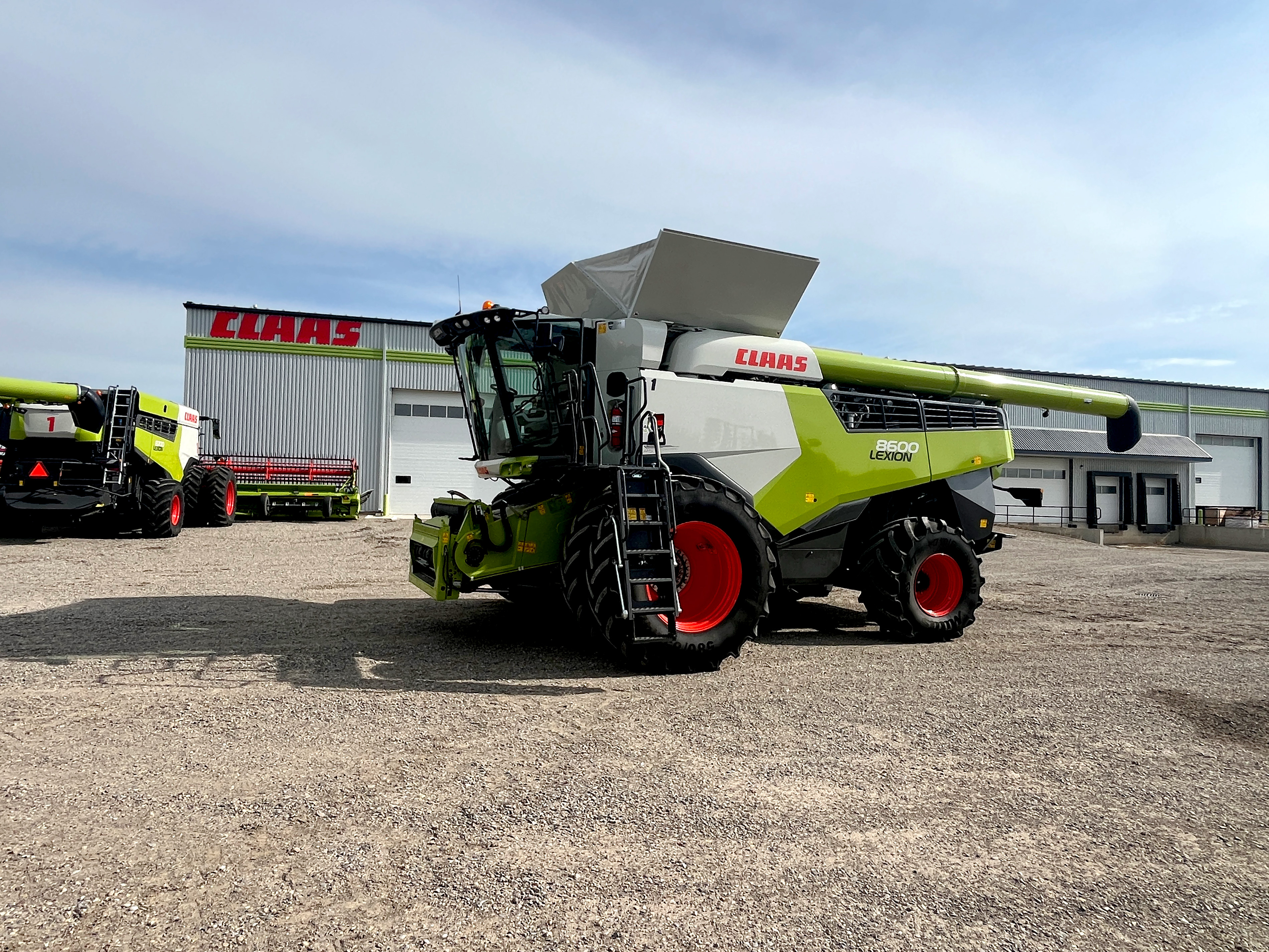 2021 CLAAS LEXION 8600 Combine