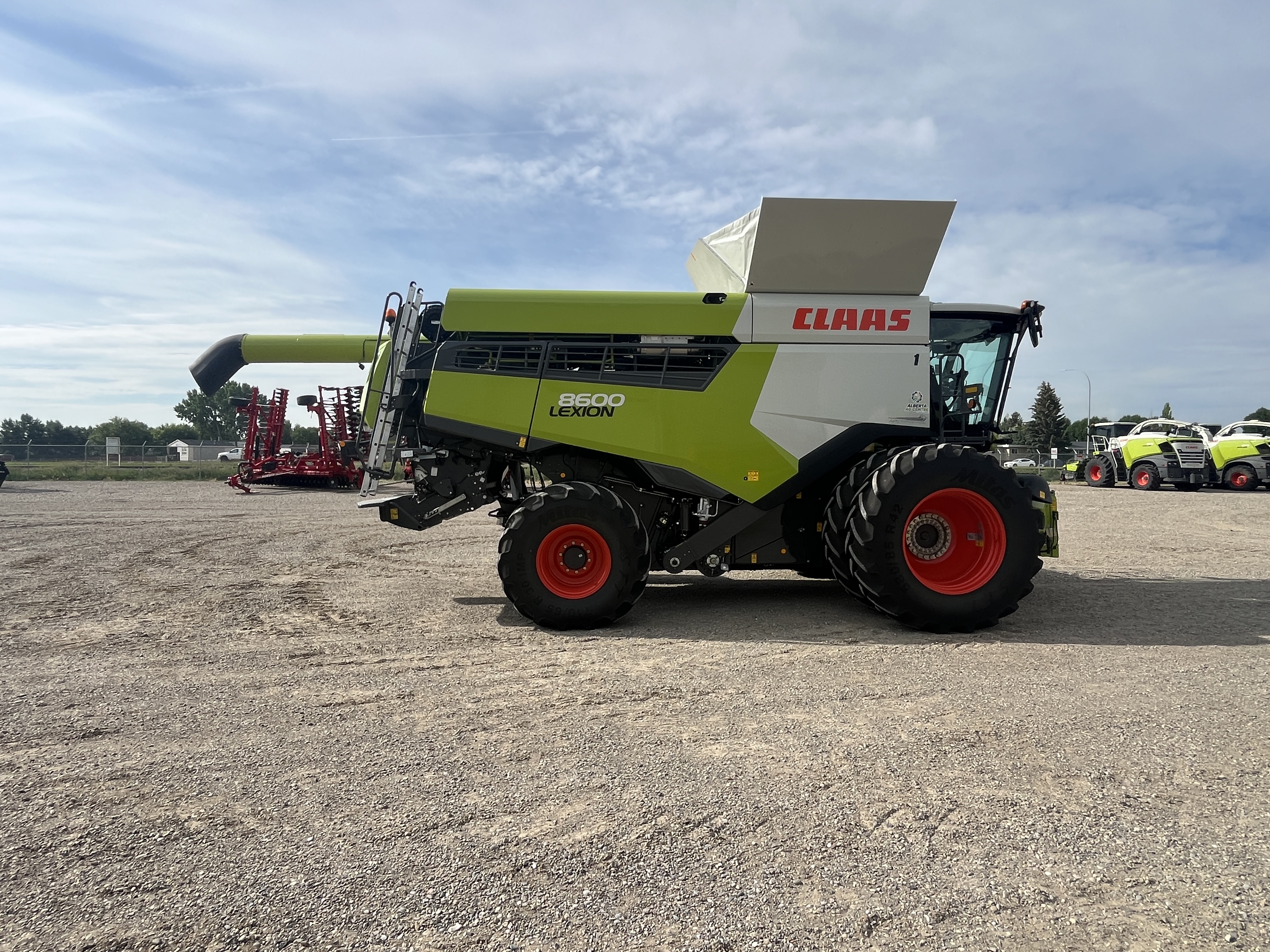 2021 CLAAS LEXION 8600 Combine