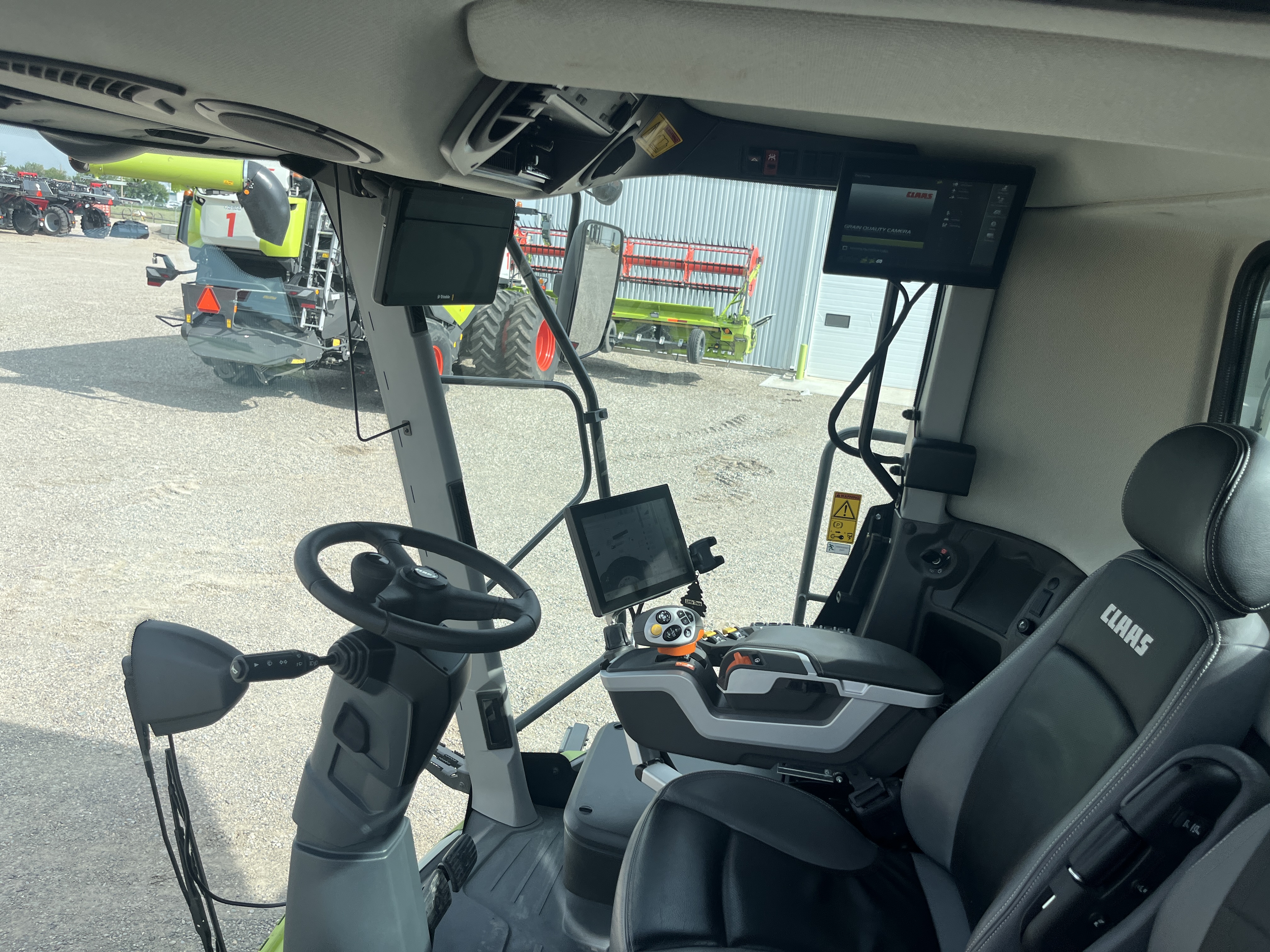 2021 CLAAS LEXION 8600 Combine