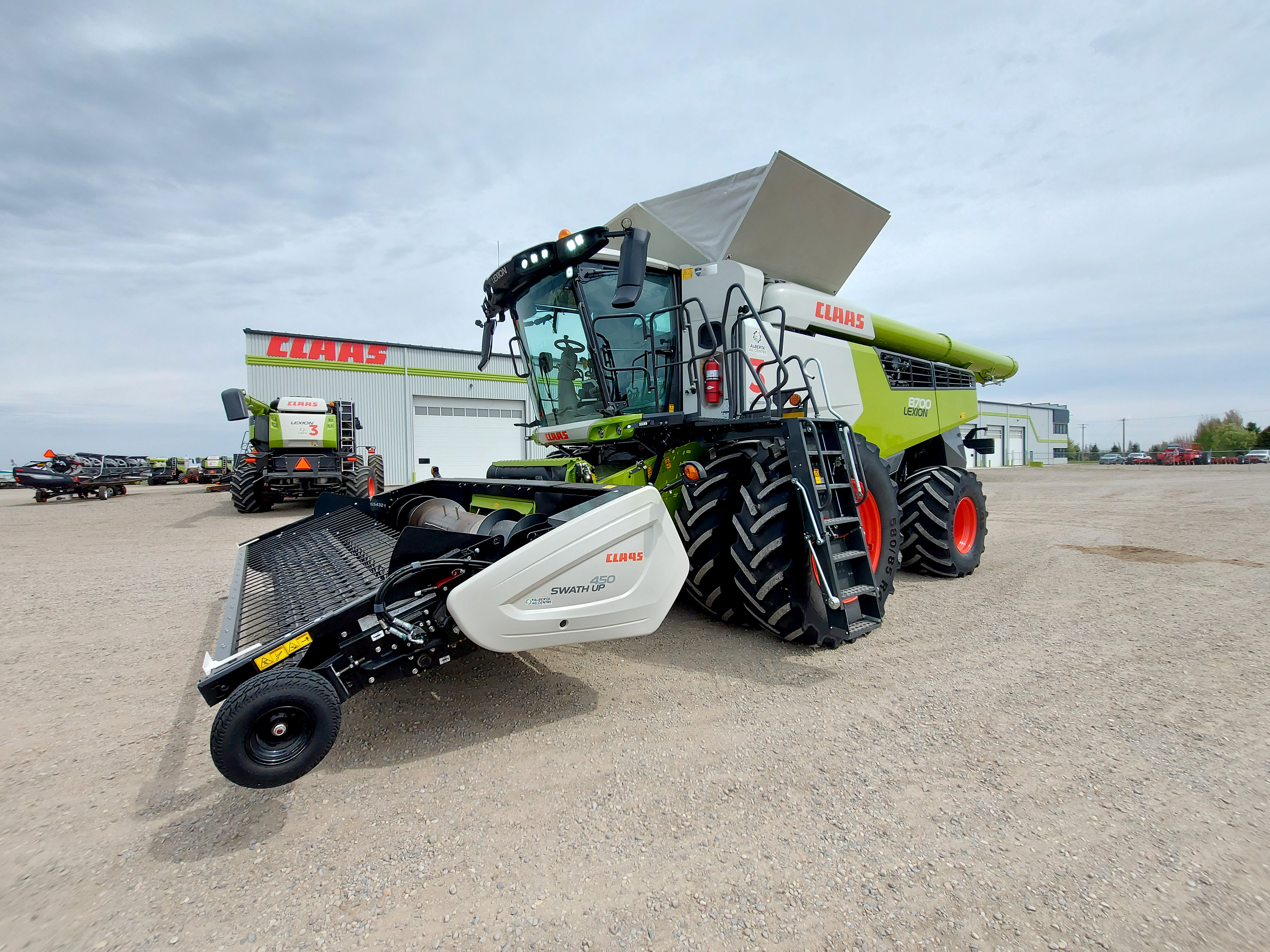 2024 CLAAS LEXION 8700 Combine