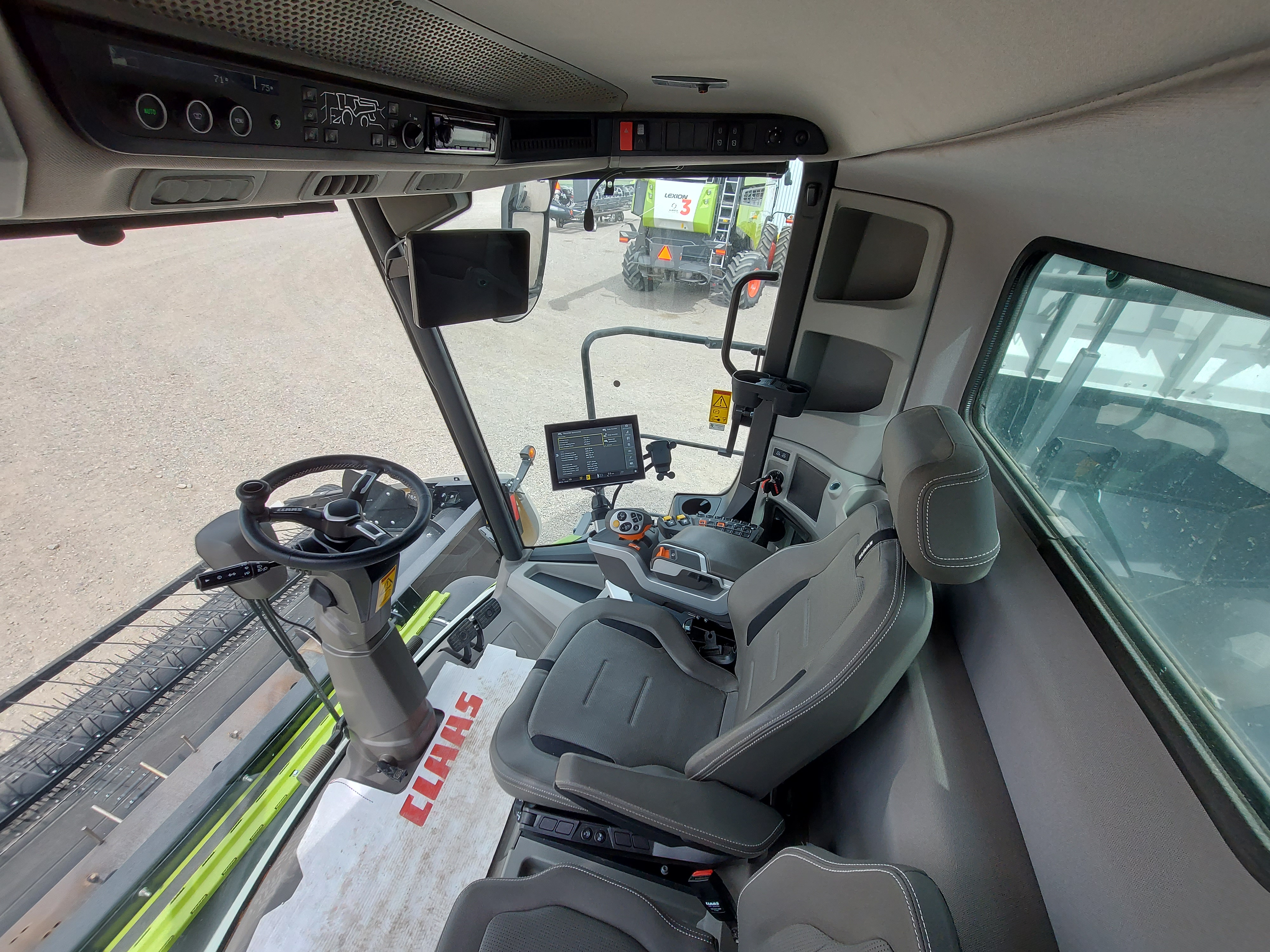 2024 CLAAS LEXION 8700 Combine
