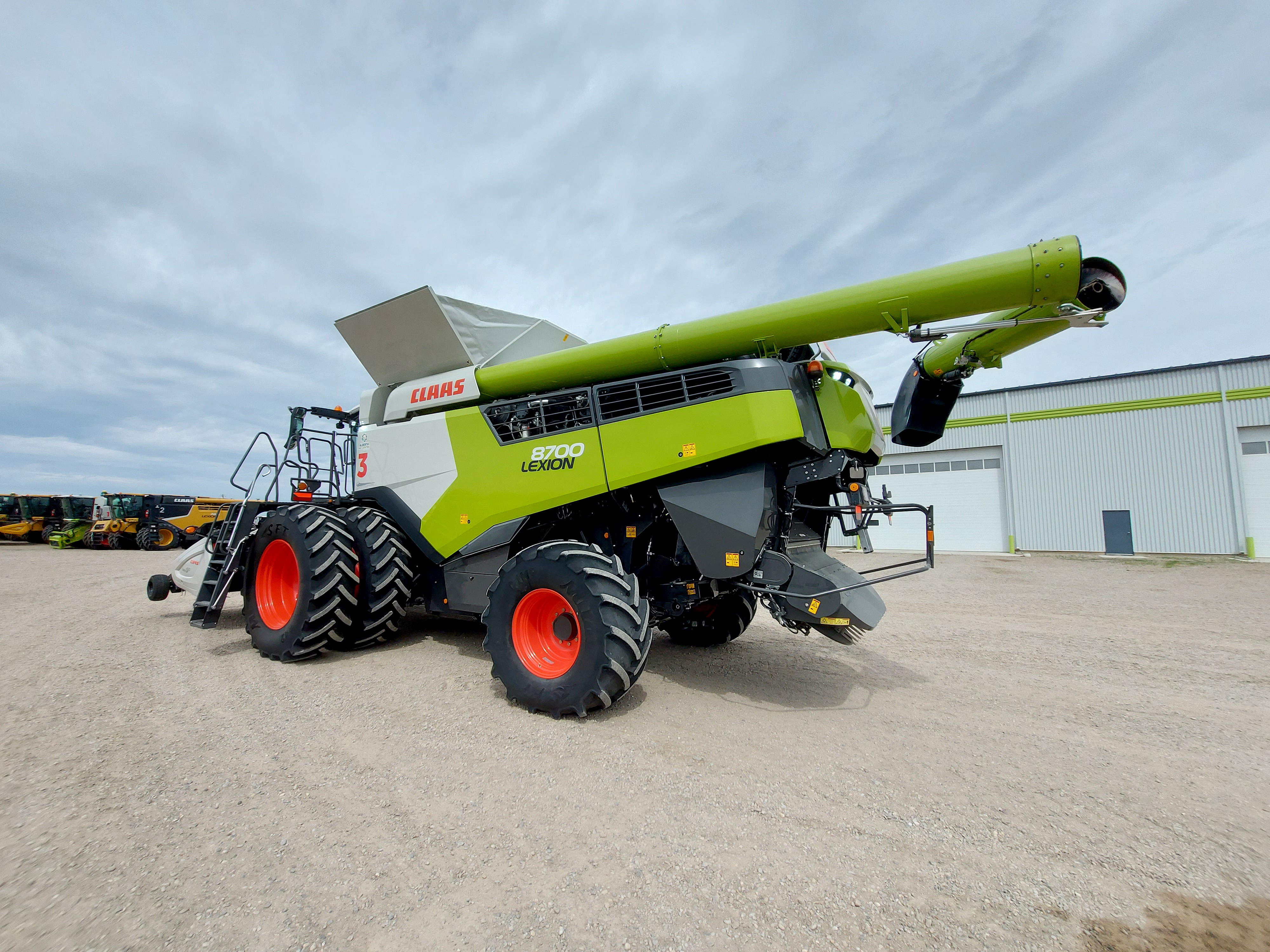 2024 CLAAS LEXION 8700 Combine