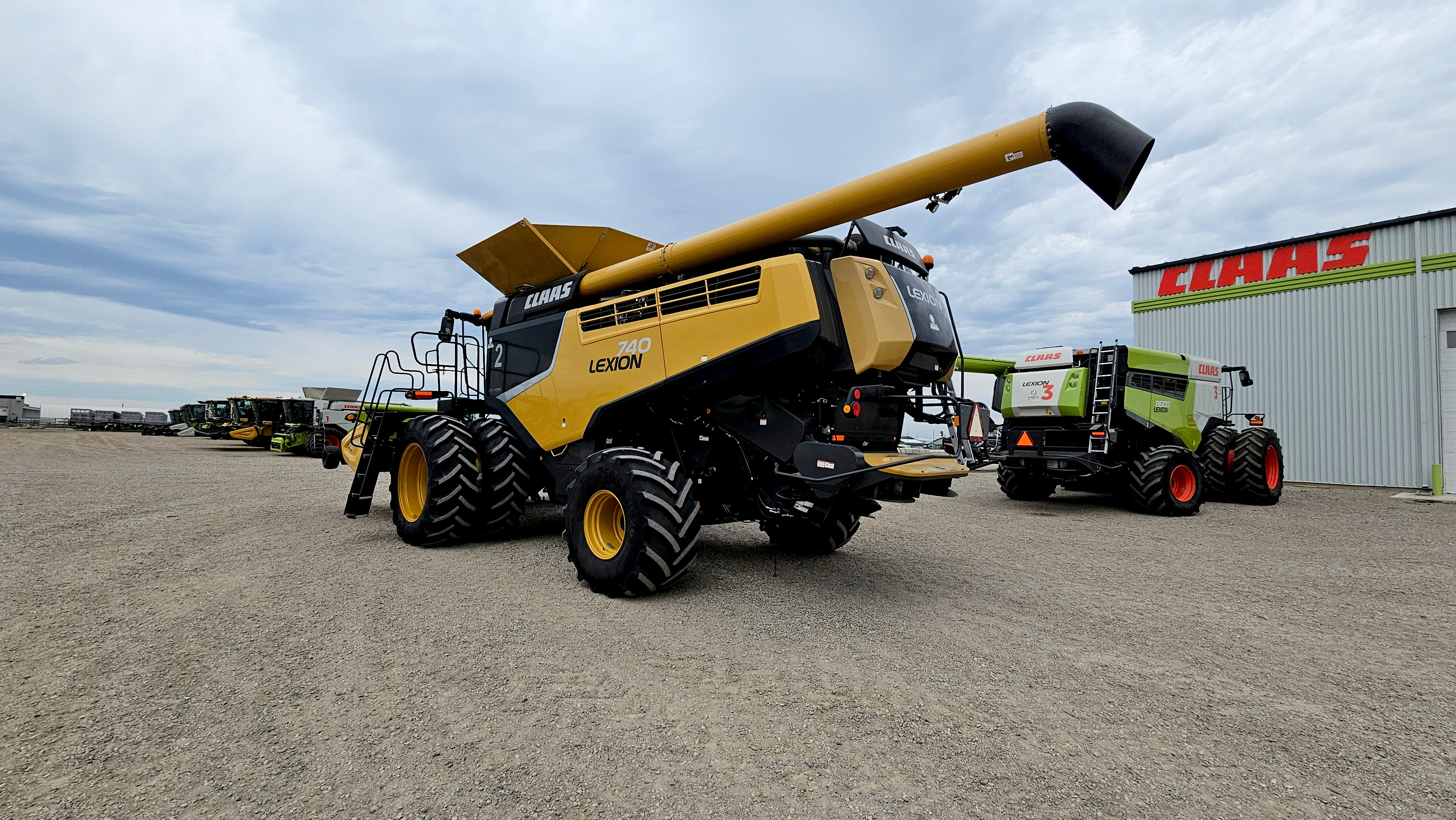 2017 CLAAS 740 Combine