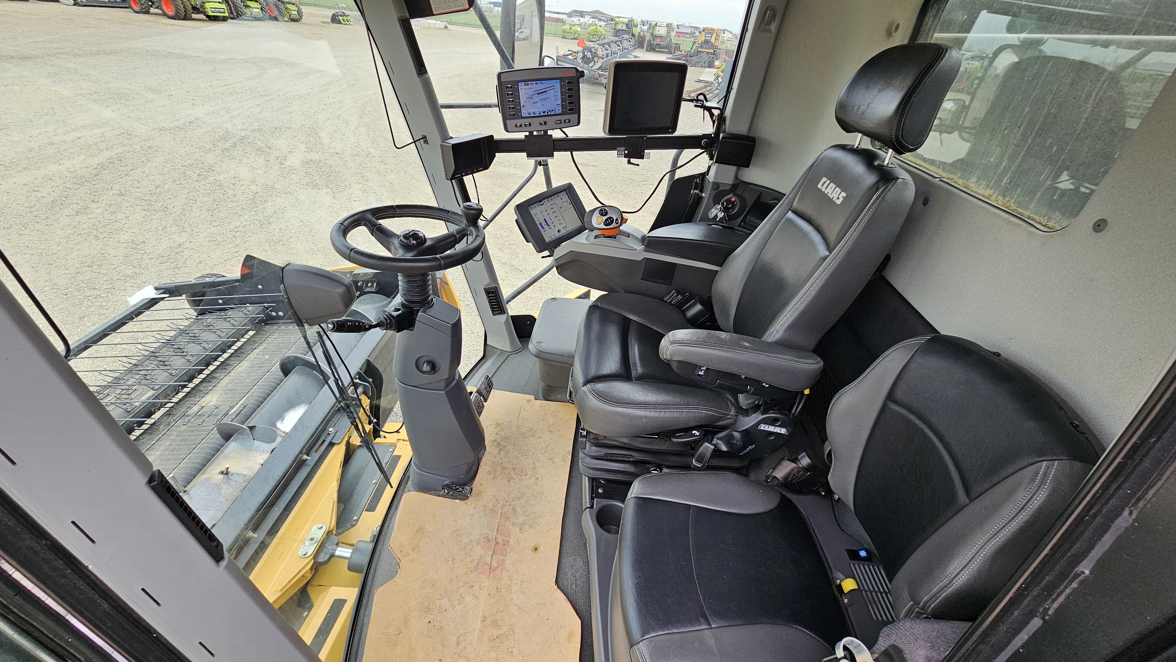 2017 CLAAS 740 Combine