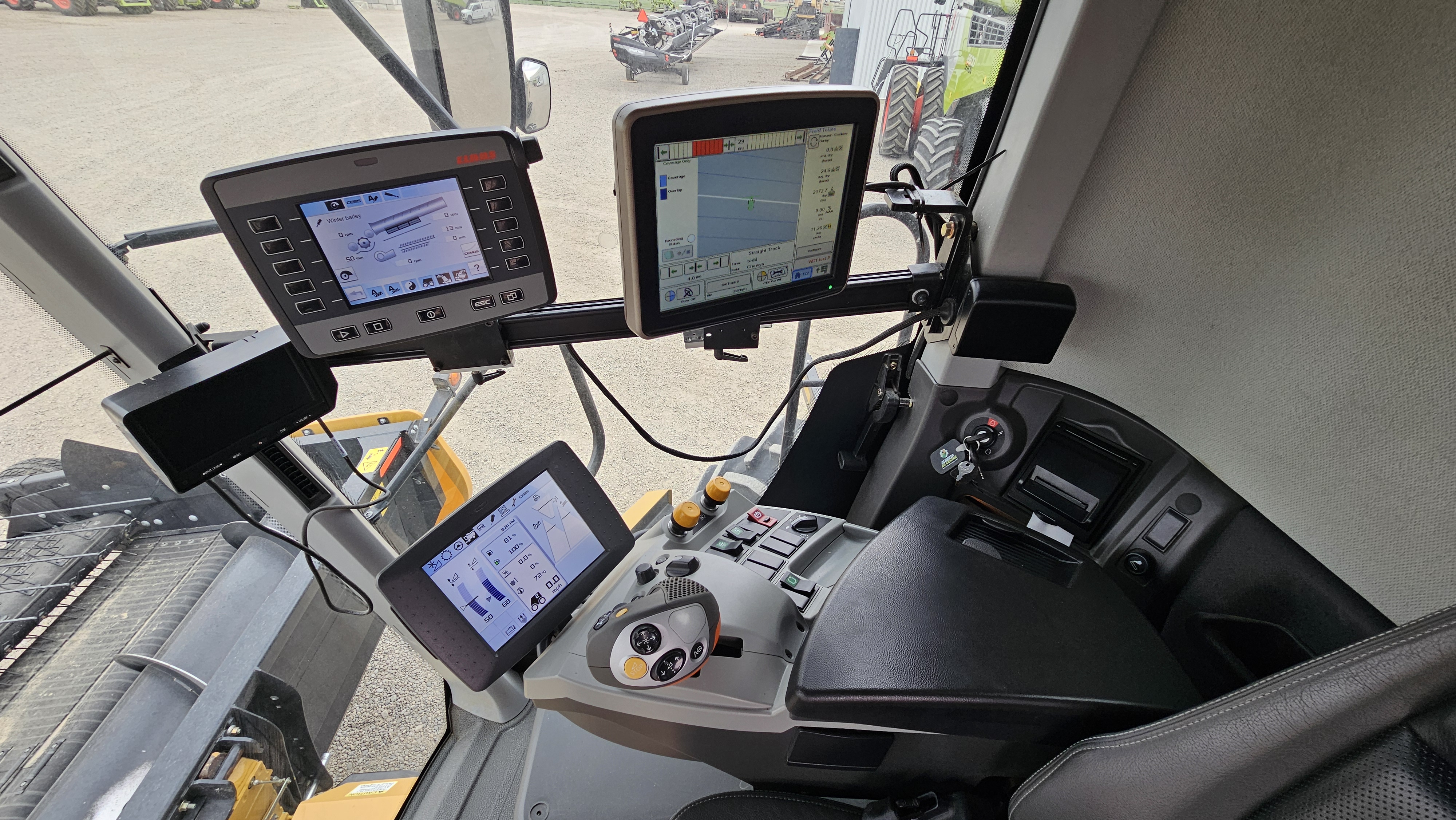 2017 CLAAS 740 Combine