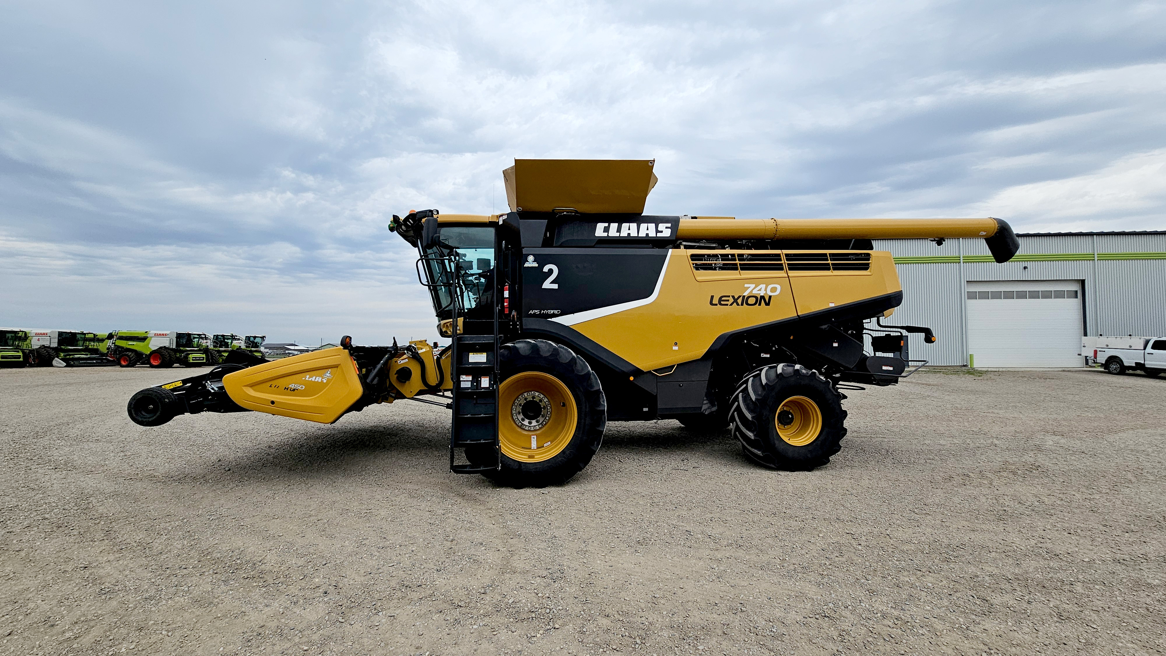 2017 CLAAS 740 Combine