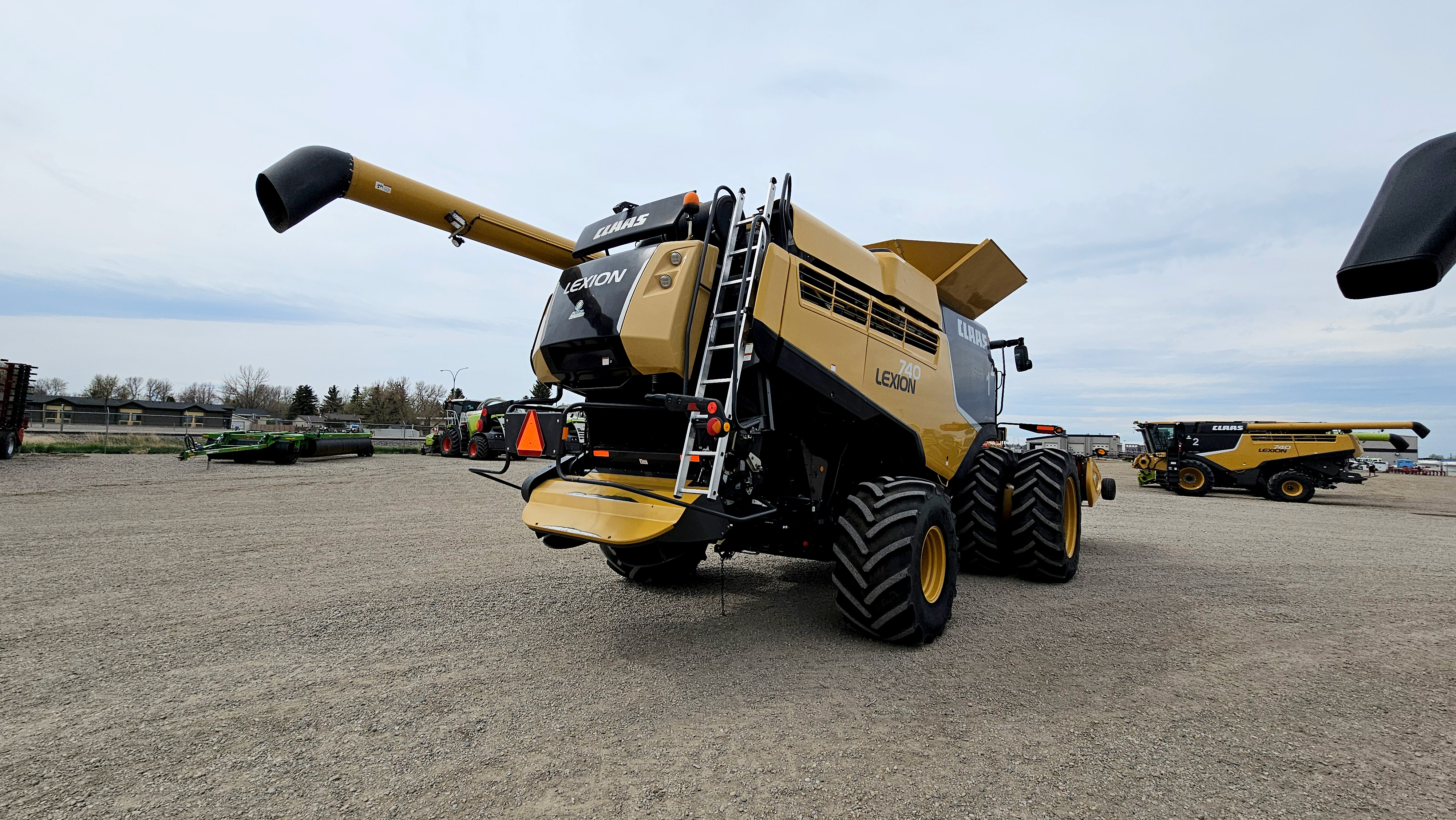 2017 CLAAS 740 Combine