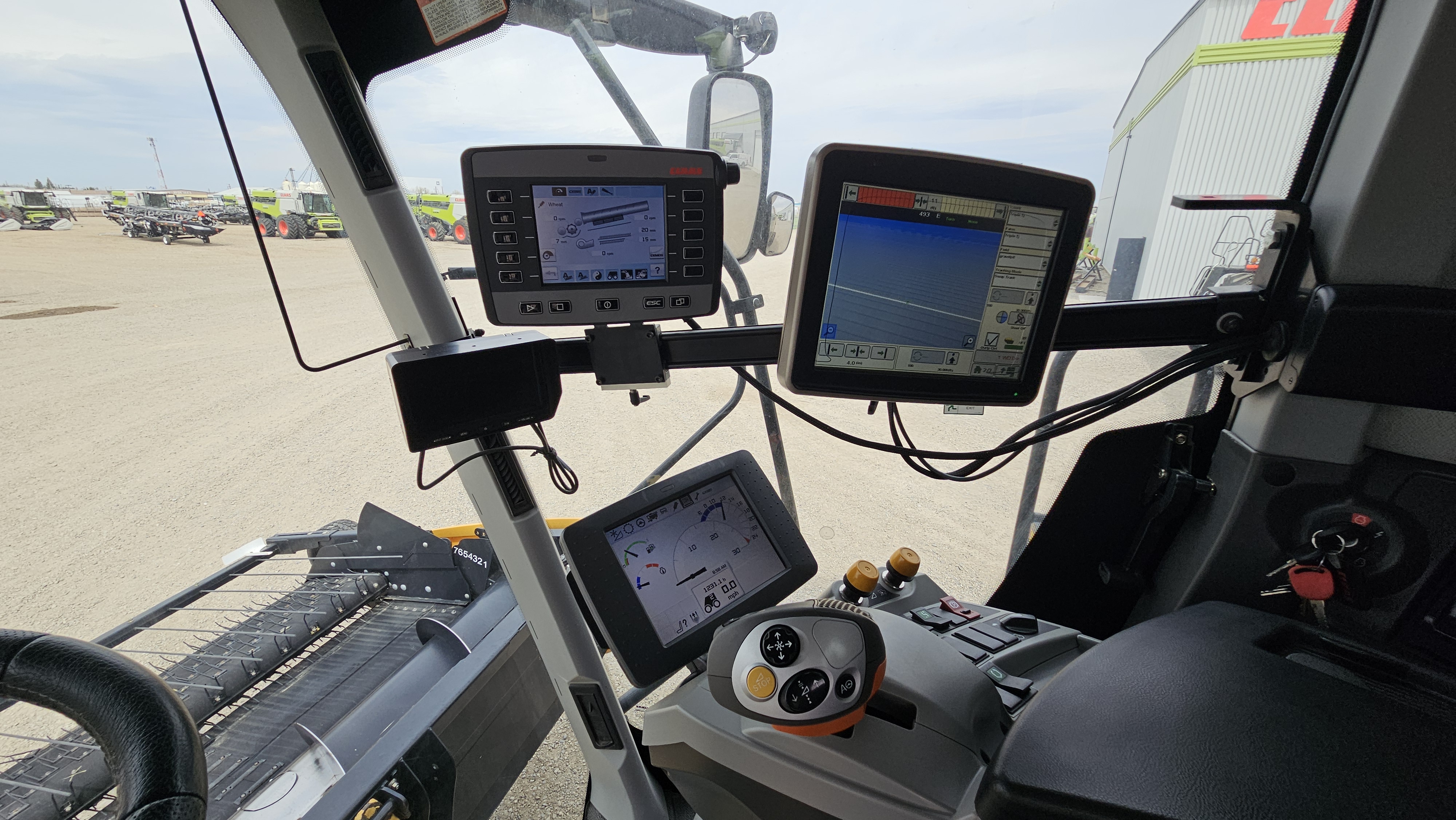 2017 CLAAS 740 Combine