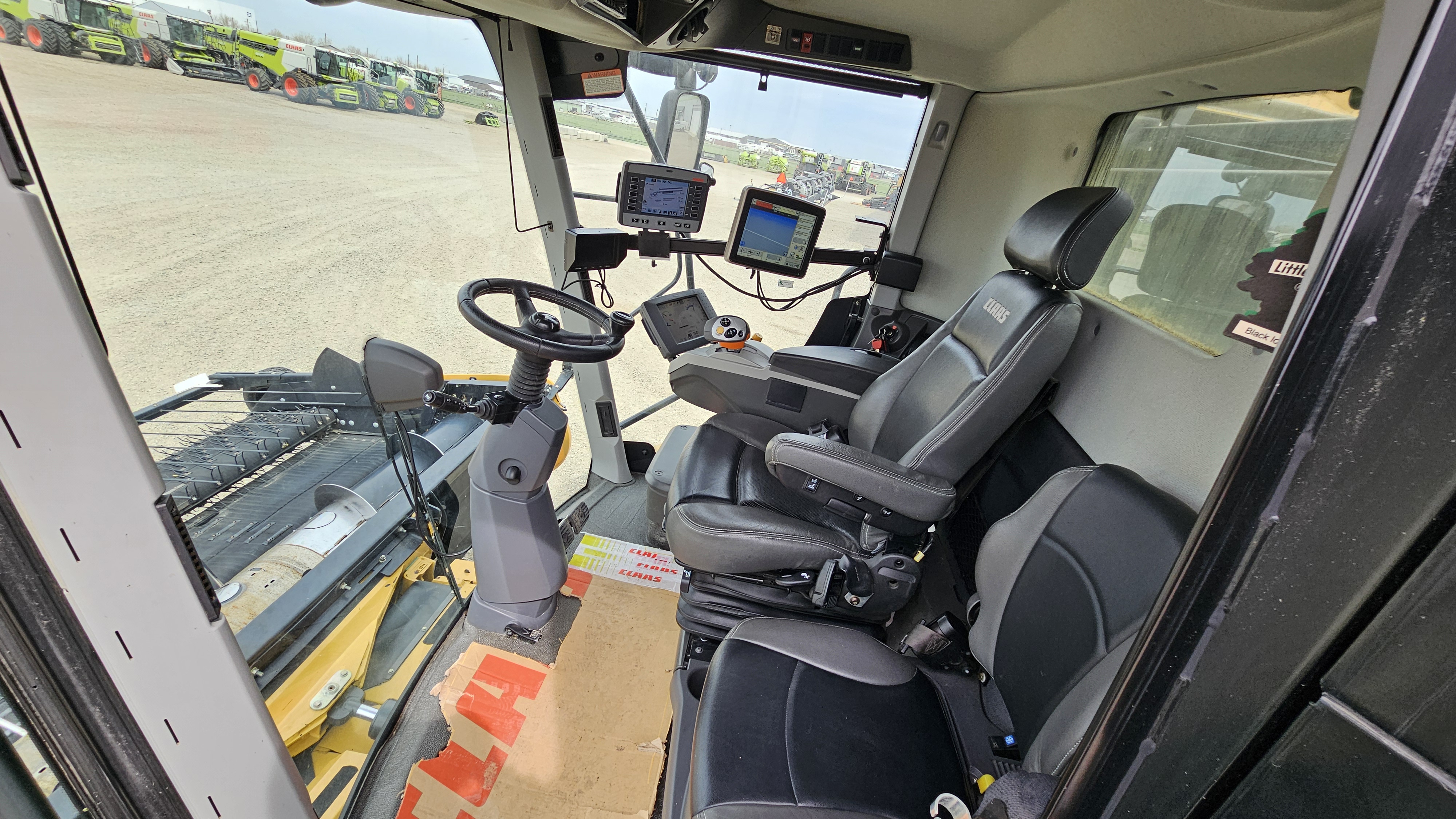 2017 CLAAS 740 Combine