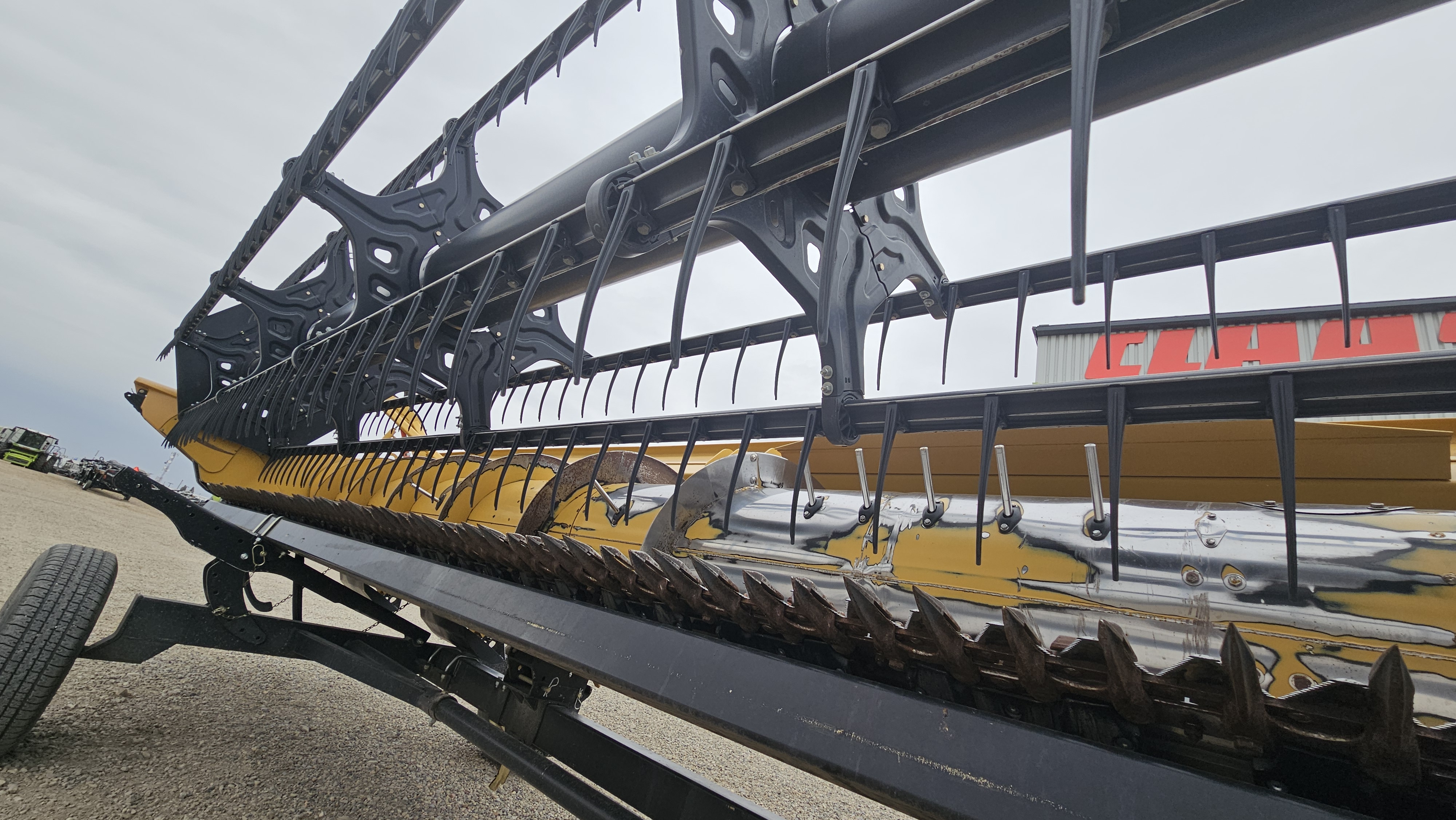 2017 CLAAS MAXFLEX 930 Header Combine