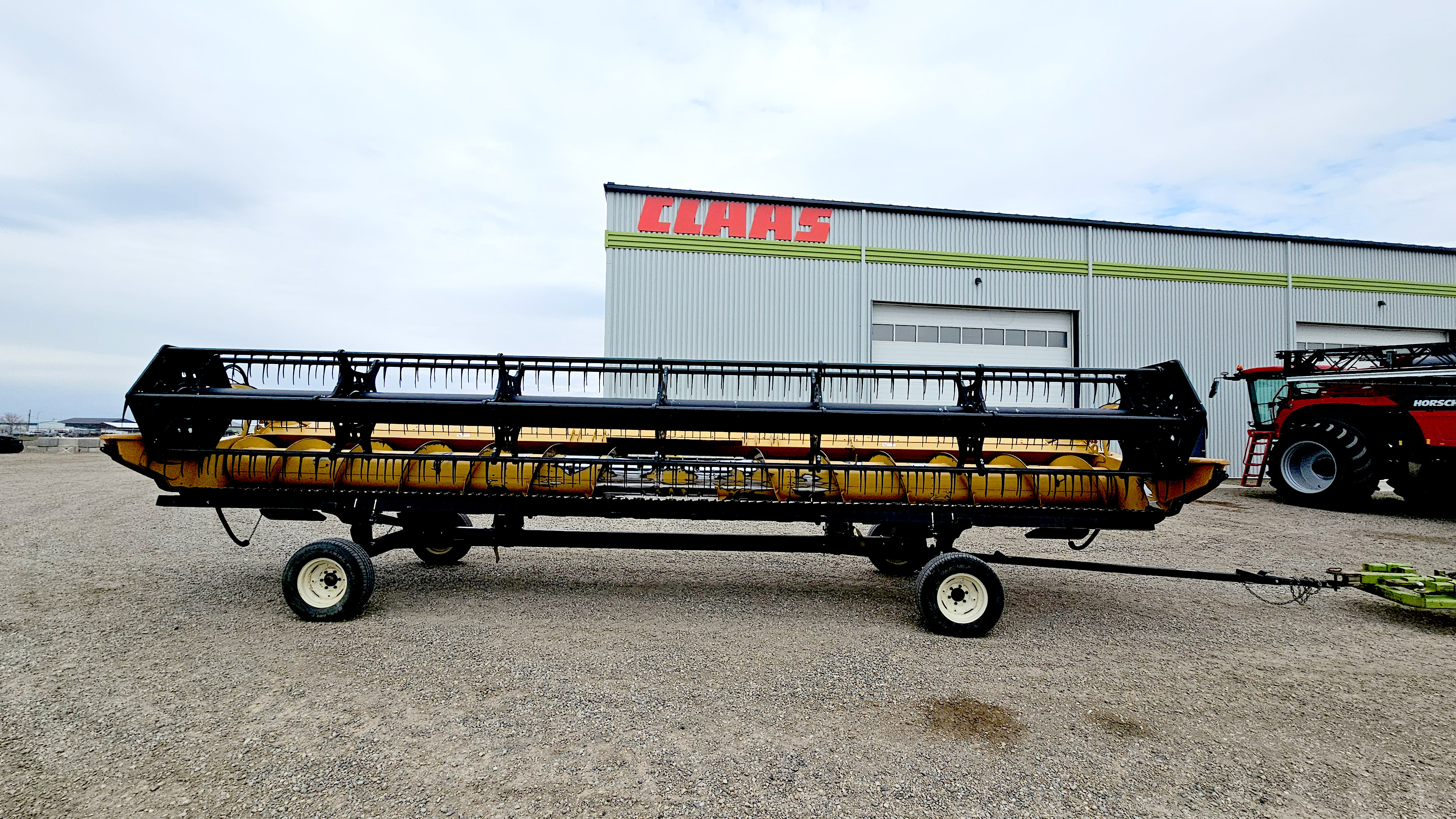 2017 CLAAS MAXFLEX 930 Header Combine