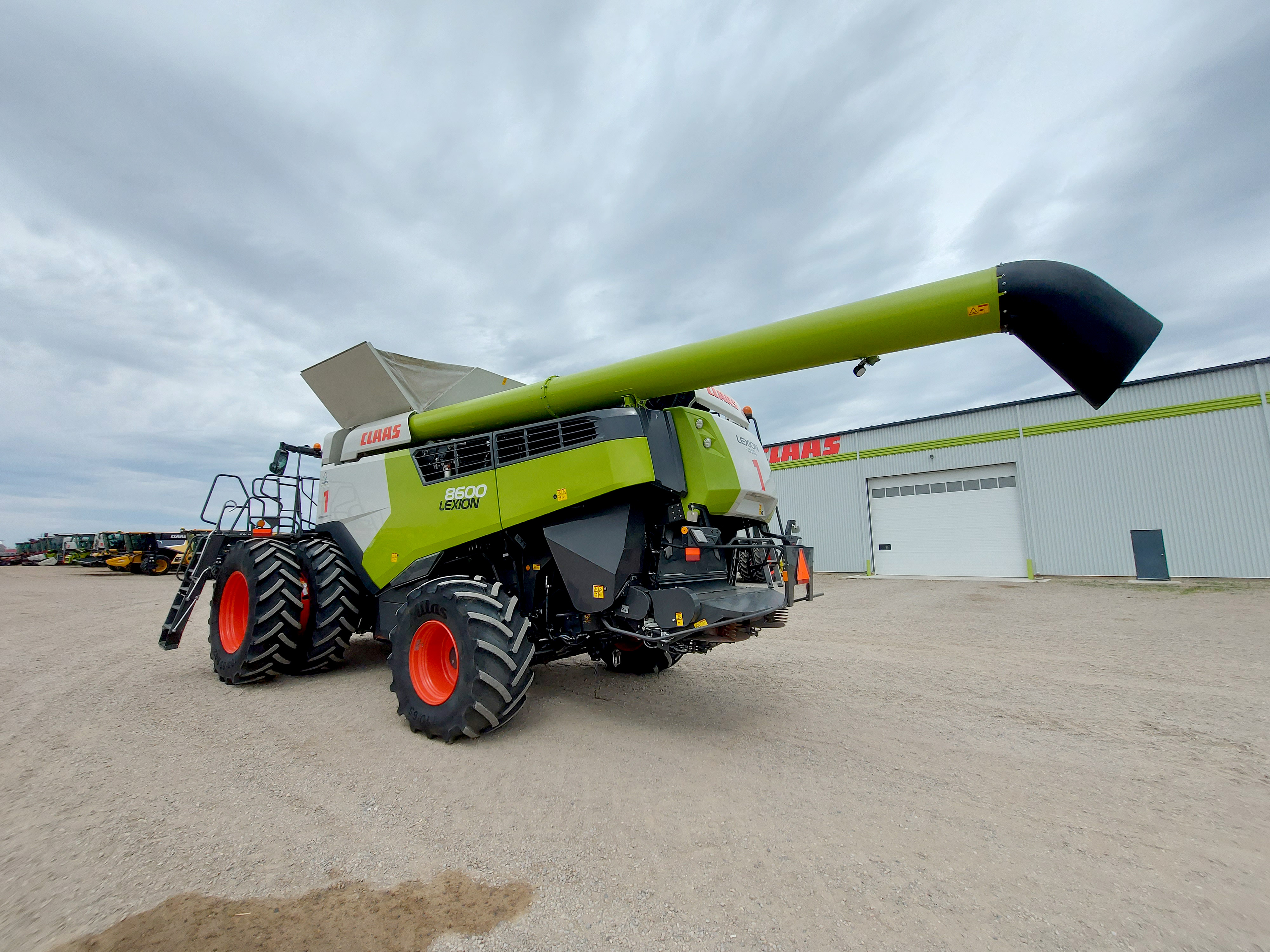 2021 CLAAS 8600 Combine