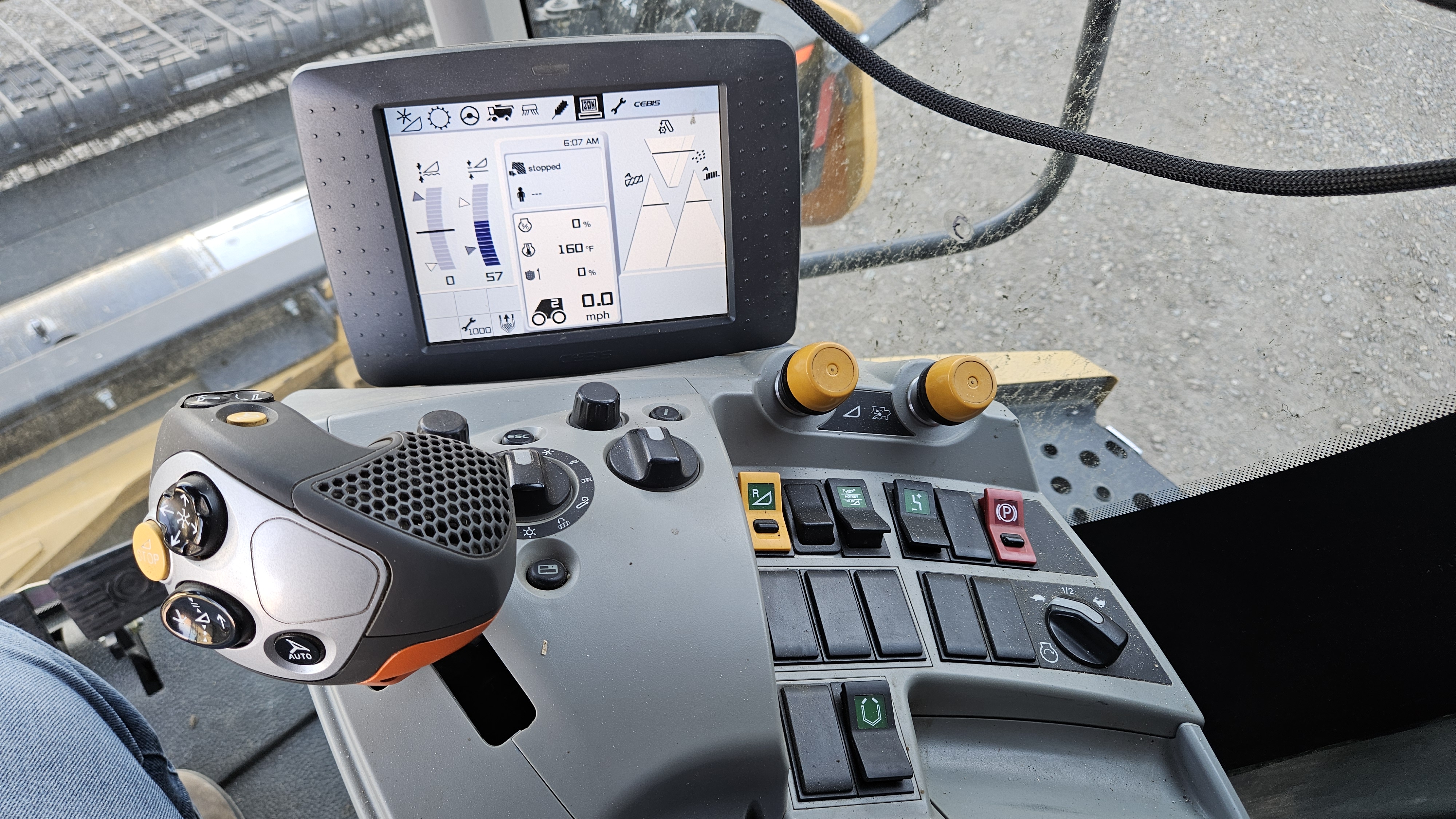 2018 CLAAS LEXION 760TT Combine