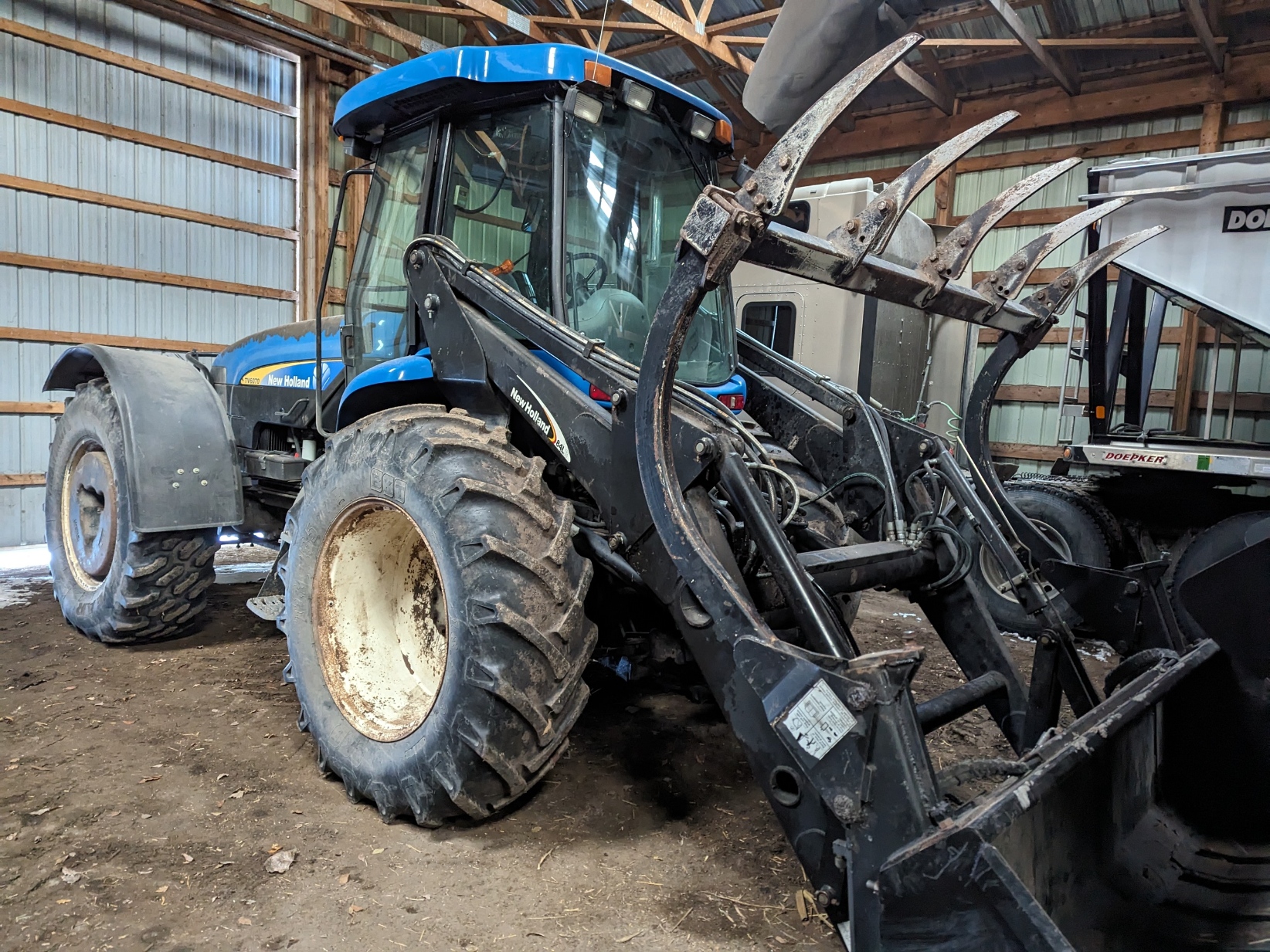 2010 New Holland TV6070 Tractor