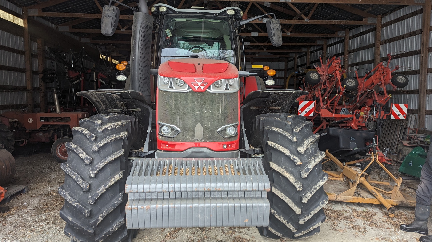 2018 Massey Ferguson 8732 Tractor