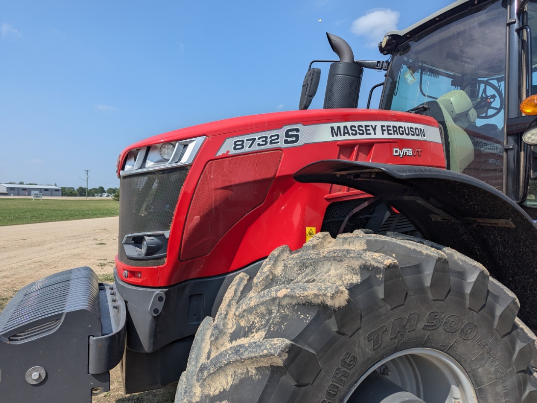 2018 Massey Ferguson 8732 Tractor