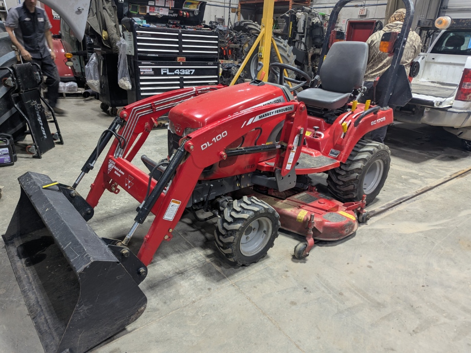 2013 Massey Ferguson GC1705 Tractor