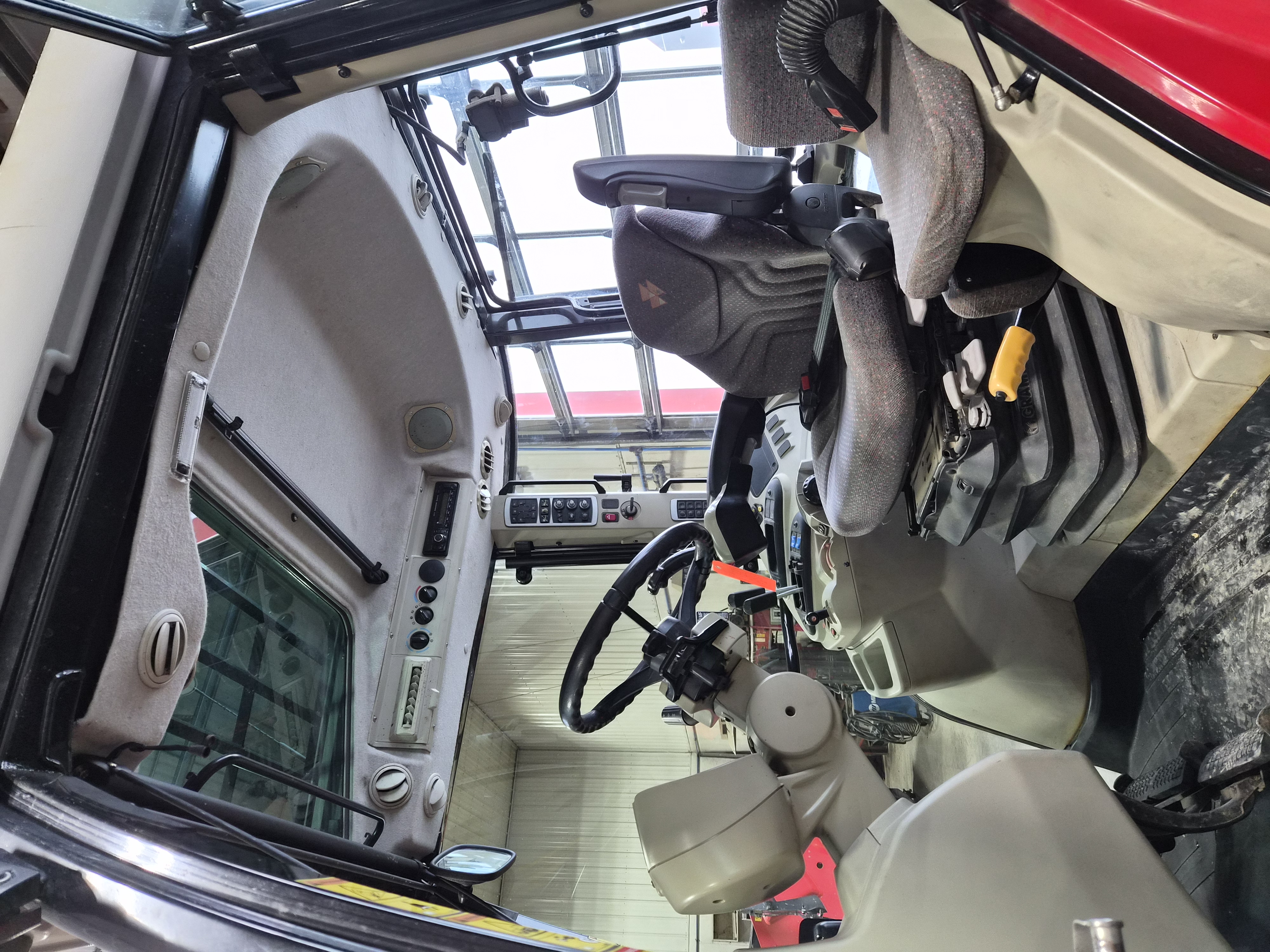 2014 Massey Ferguson 5612 Classic Tractor