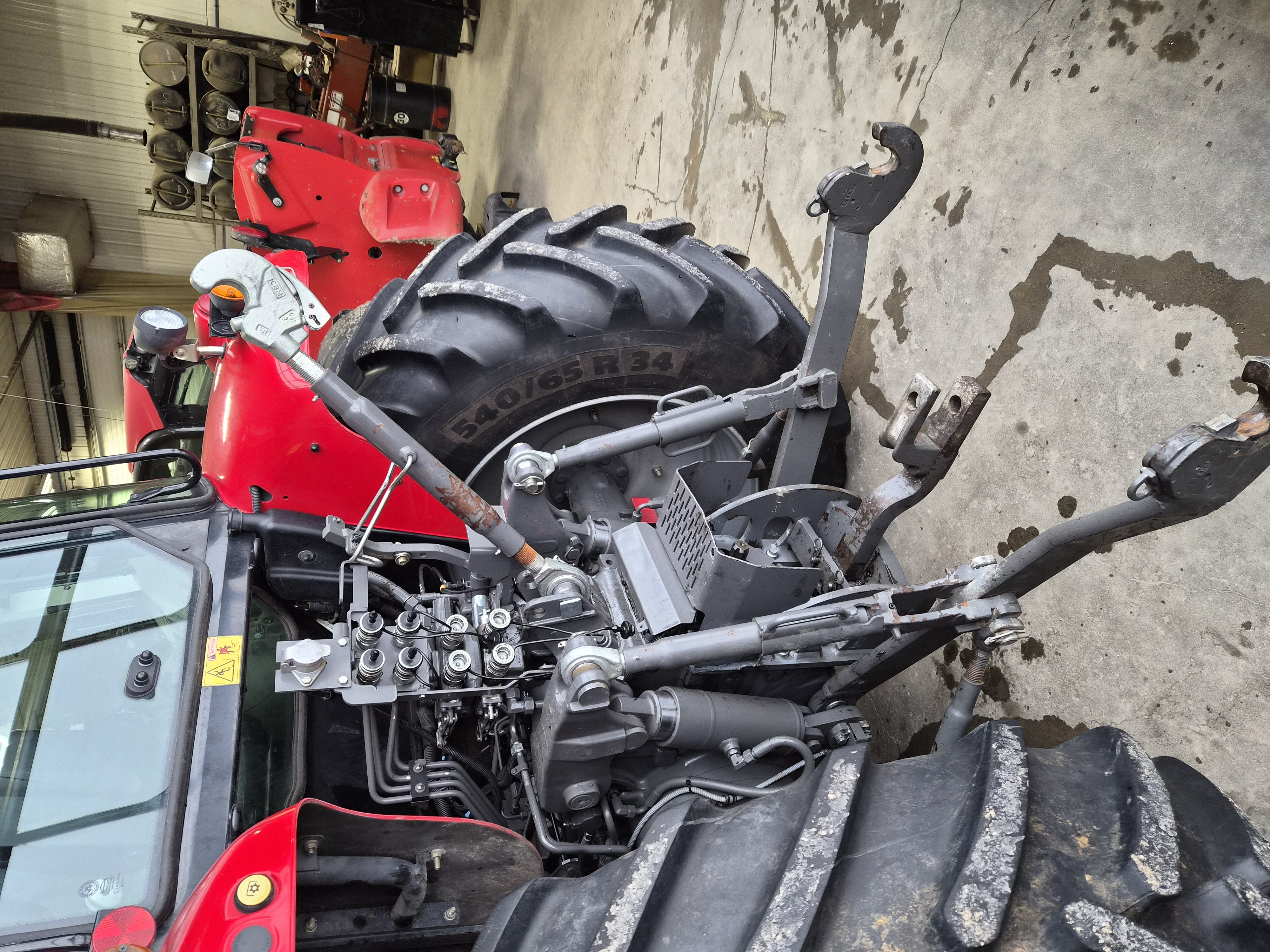 2014 Massey Ferguson 5612 Classic Tractor