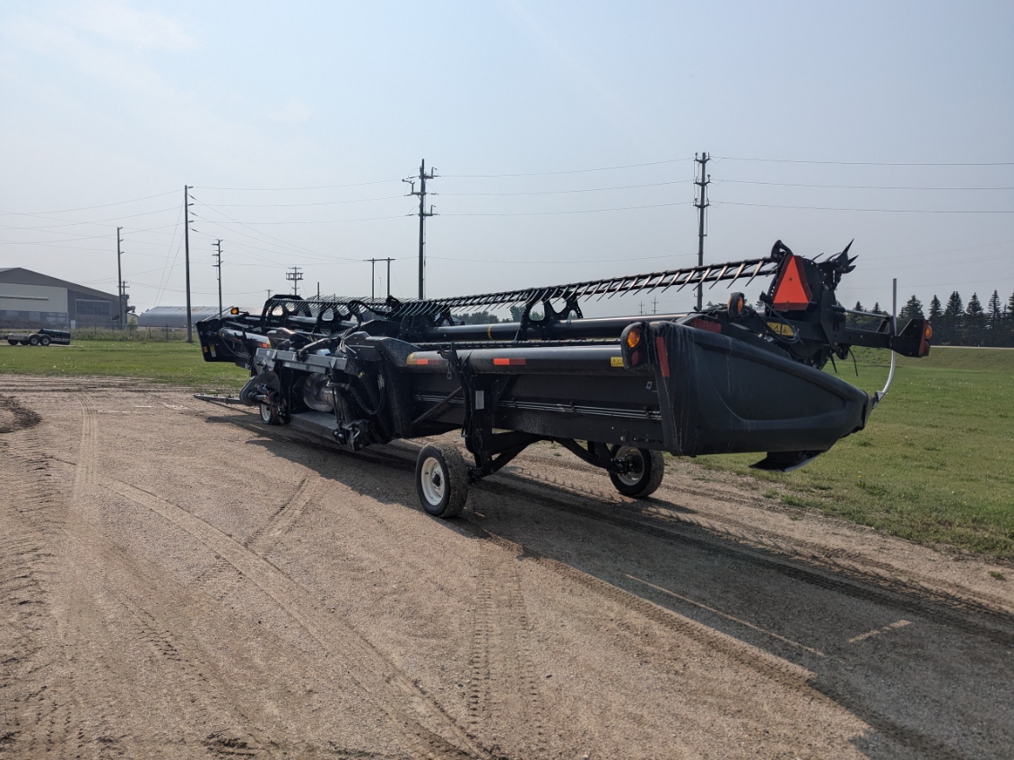 2013 MacDon FD75-40 Header Combine