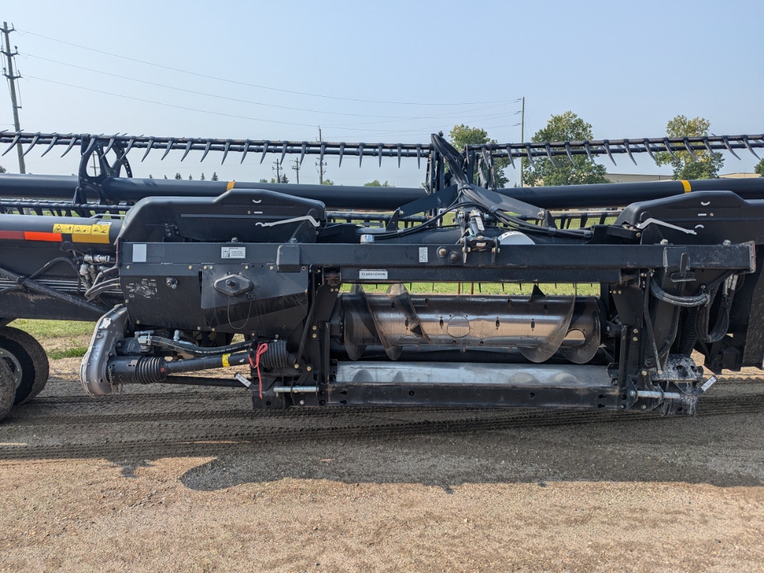 2013 MacDon FD75-40 Header Combine