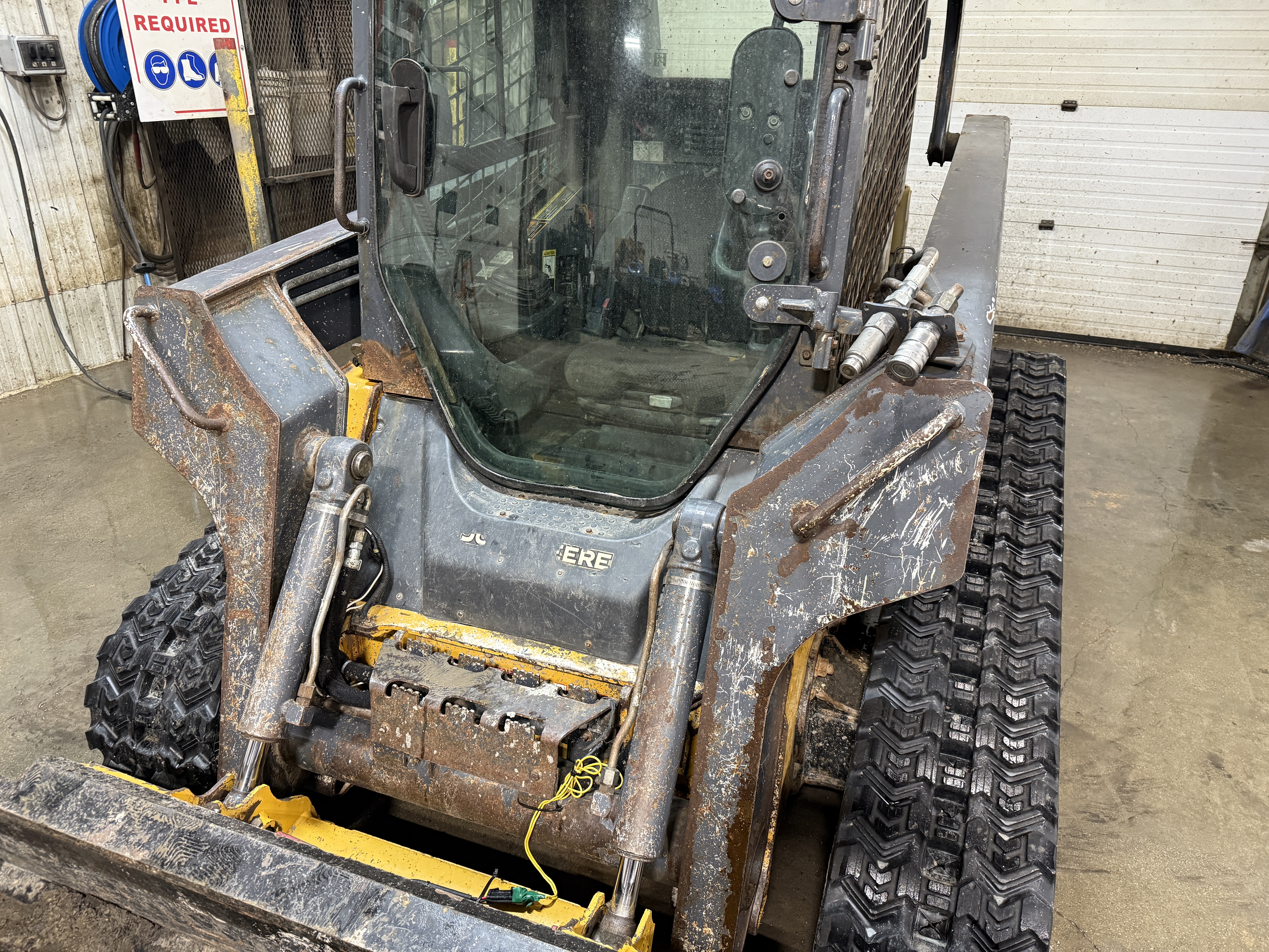 2013 John Deere 323D Compact Track Loader