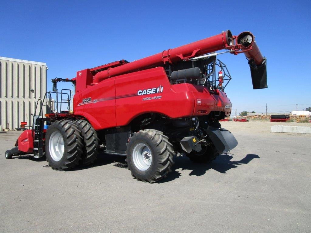 2021 Case 8250 Combine