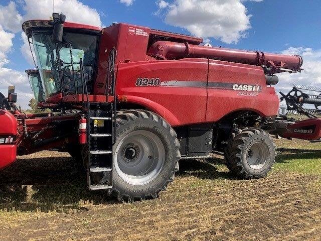 2018 Case 8240 Combine