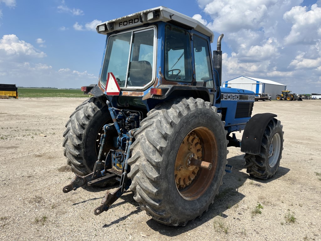 1990 New Holland 8830 Tractor