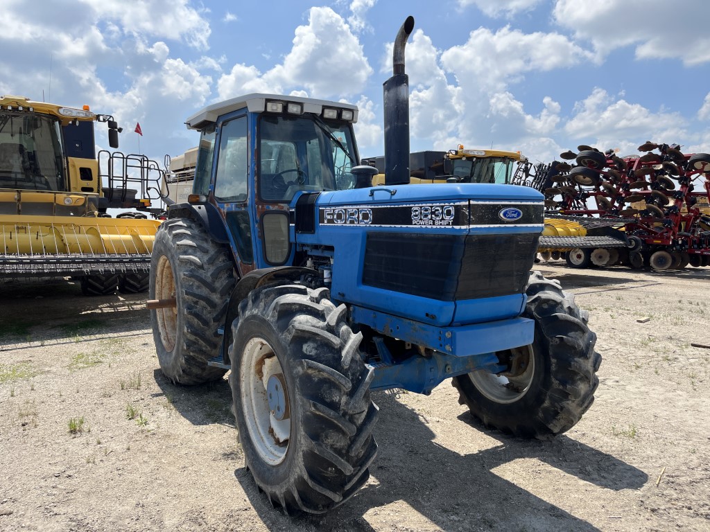 1990 New Holland 8830 Tractor